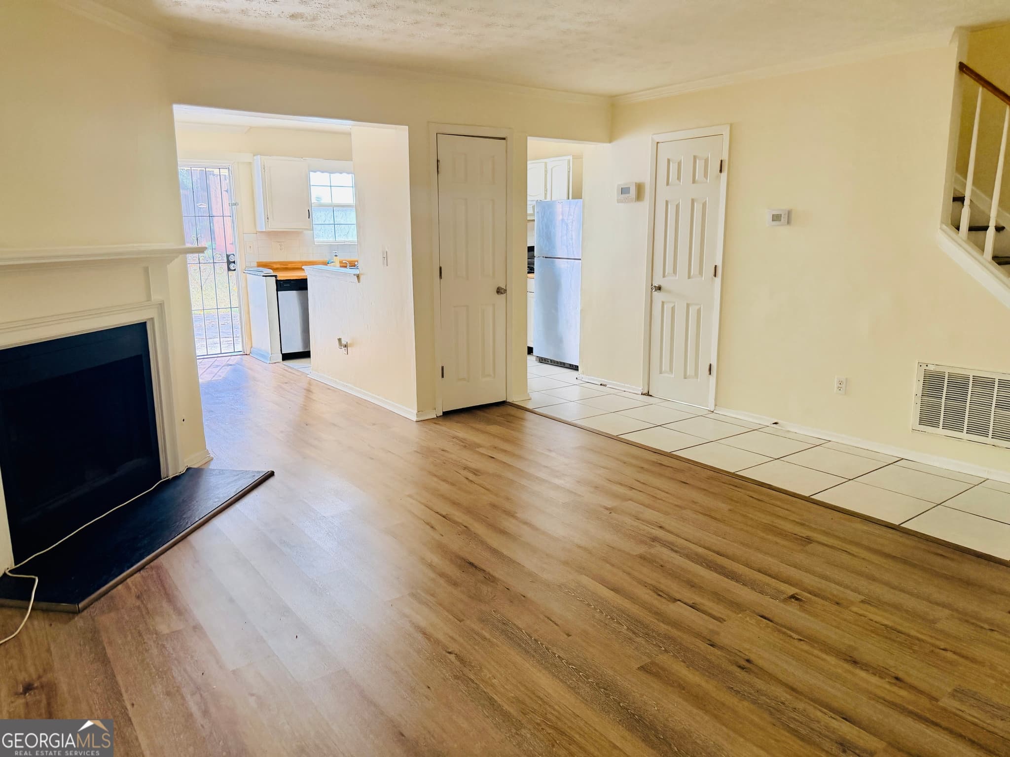 2 bedroom, 2.5 bathroom, 1,160 sq ft townhouse for rent at 1496 Kilmuir Way, Stone Mountain, GA 30083 for $1,600 a month — photo 2