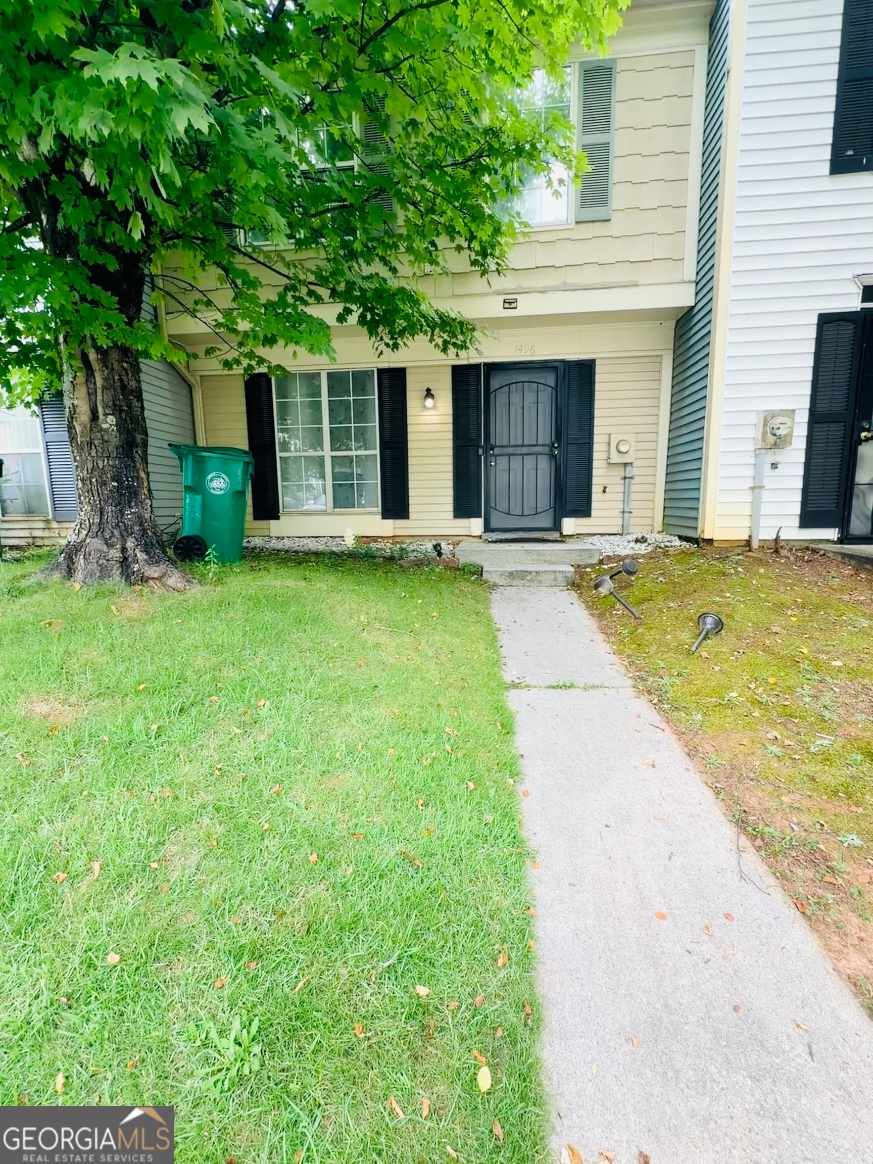 2 bedroom, 2.5 bathroom, 1,160 sq ft townhouse for rent at 1496 Kilmuir Way, Stone Mountain, GA 30083 for $1,600 a month — photo 1 of 15