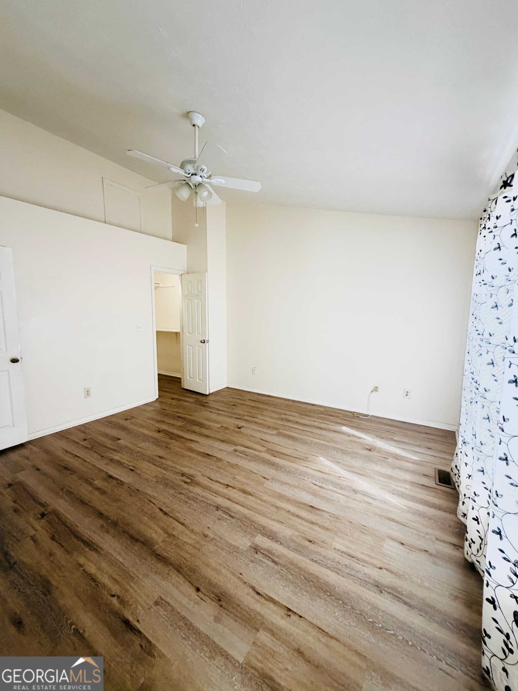 2 bedroom, 2.5 bathroom, 1,160 sq ft townhouse for rent at 1496 Kilmuir Way, Stone Mountain, GA 30083 for $1,600 a month — photo 9