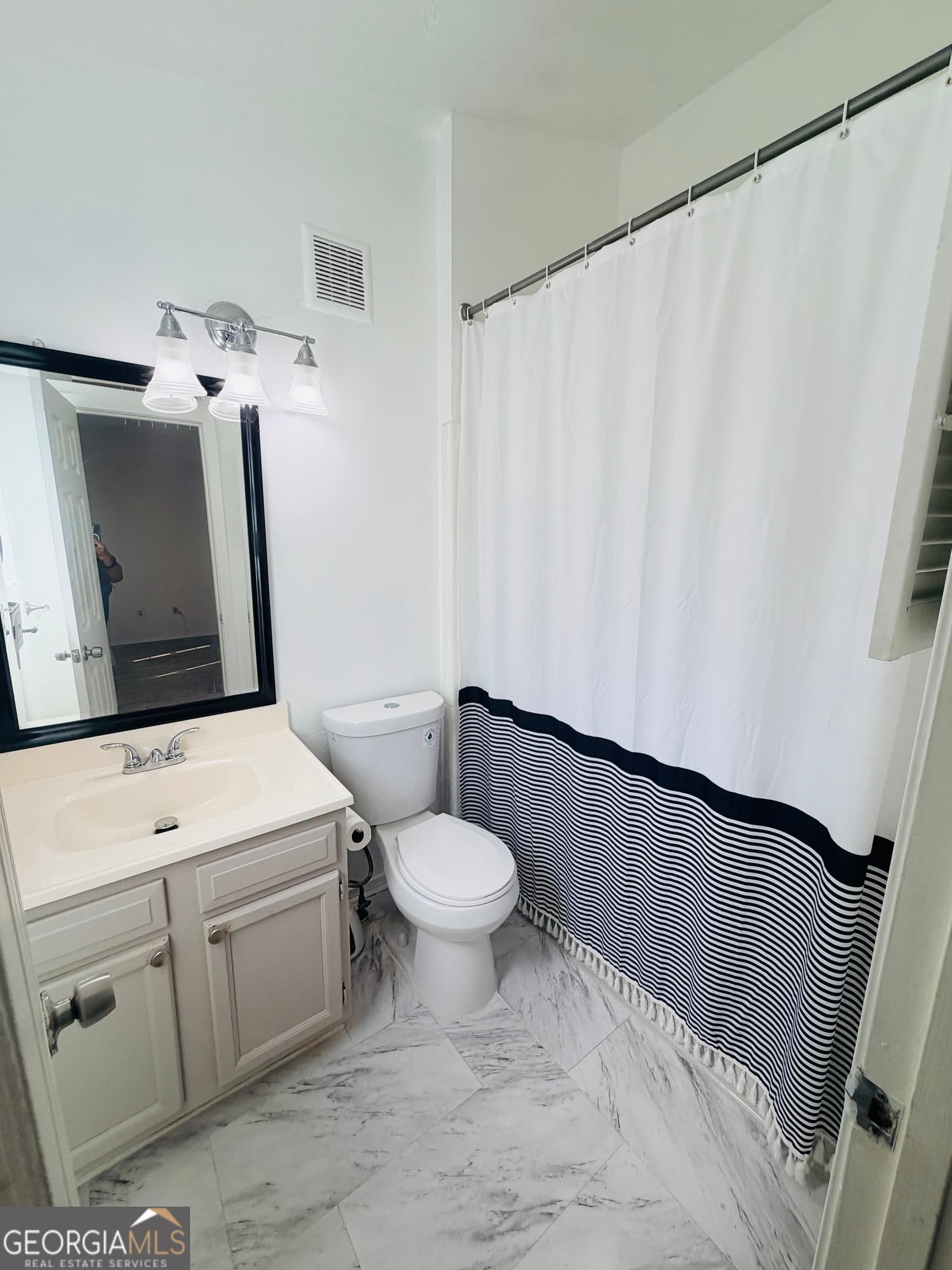 2 bedroom, 2.5 bathroom, 1,160 sq ft townhouse for rent at 1496 Kilmuir Way, Stone Mountain, GA 30083 for $1,600 a month — photo 10