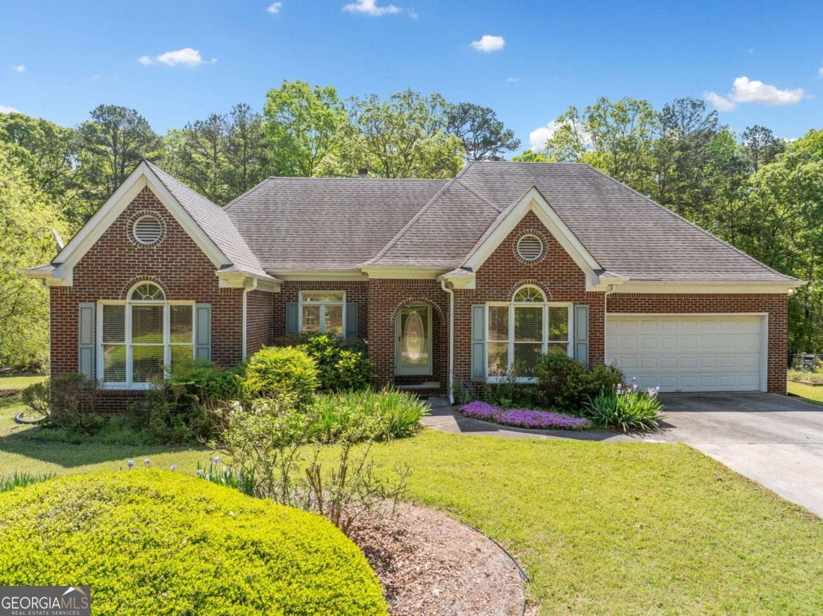 3 bedroom, 2 bathroom, 1,950 sq ft single family residence sold at 618 Huntington Trace, Winder, GA 30680