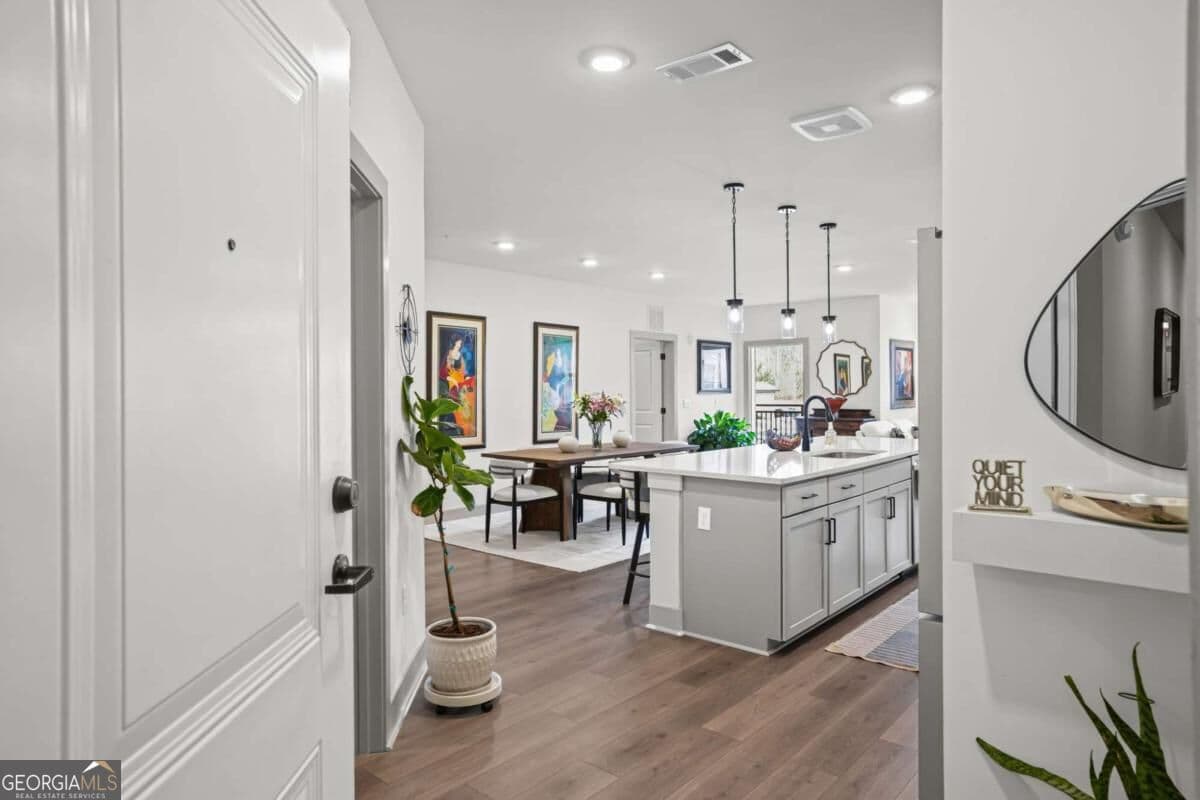 3 bedroom, 2 bathroom, 1,896 sq ft condominium for sale at 3342 Orwell Way 1206, Cumming, GA 30041 — photo 3