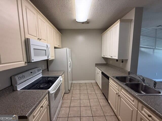 3 bedroom, 3.5 bathroom, 1,590 sq ft townhouse for sale at 605 Glade Fern Way, Tifton, GA 31794 — photo 6