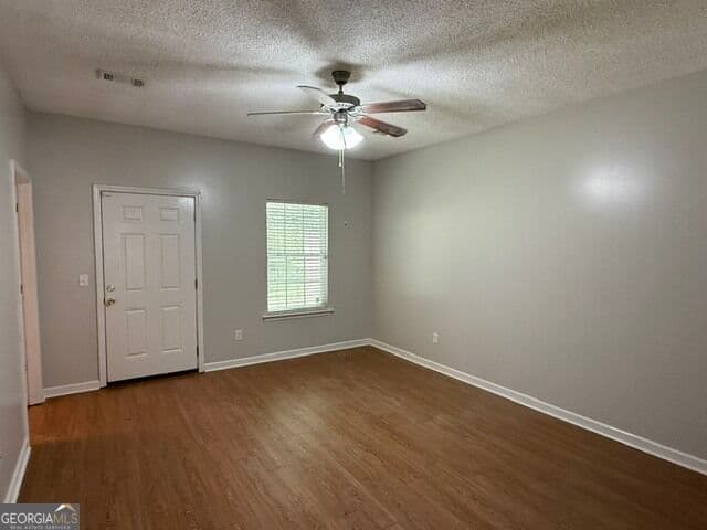 3 bedroom, 3.5 bathroom, 1,590 sq ft townhouse for sale at 605 Glade Fern Way, Tifton, GA 31794 — photo 4
