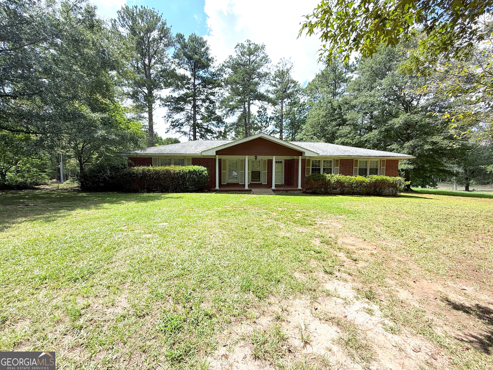 3 bedroom, 2 bathroom, 1,909 sq ft single family residence for sale at 1571 Ebenezer Road, Conyers, GA 30094 — photo 2