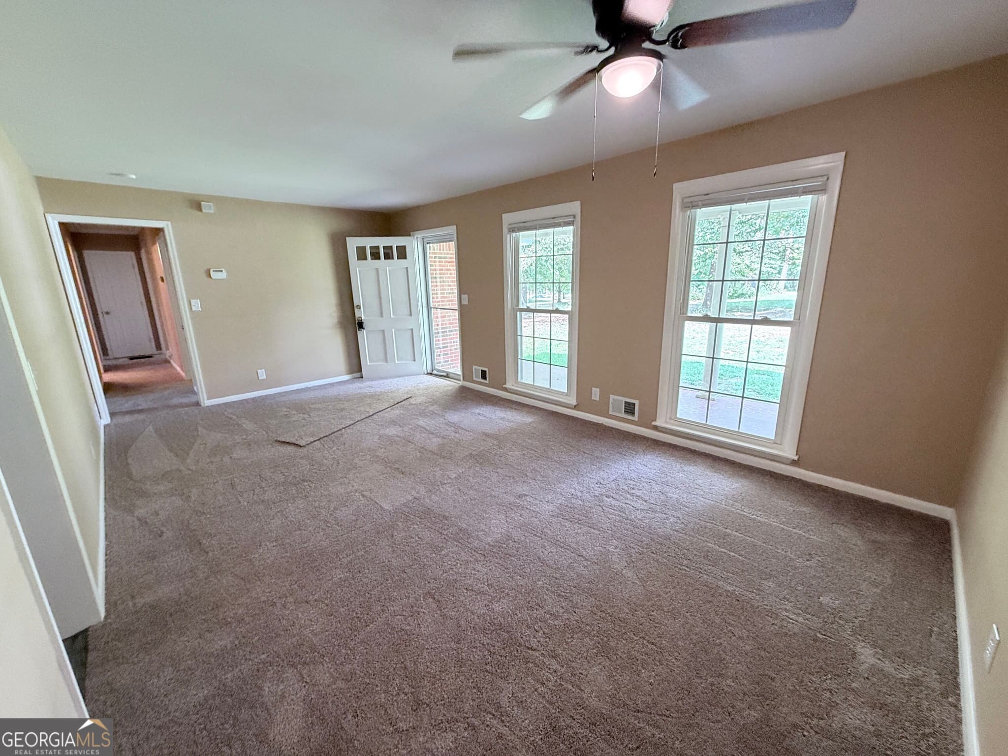 3 bedroom, 2 bathroom, 1,909 sq ft single family residence for sale at 1571 Ebenezer Road, Conyers, GA 30094 — photo 7