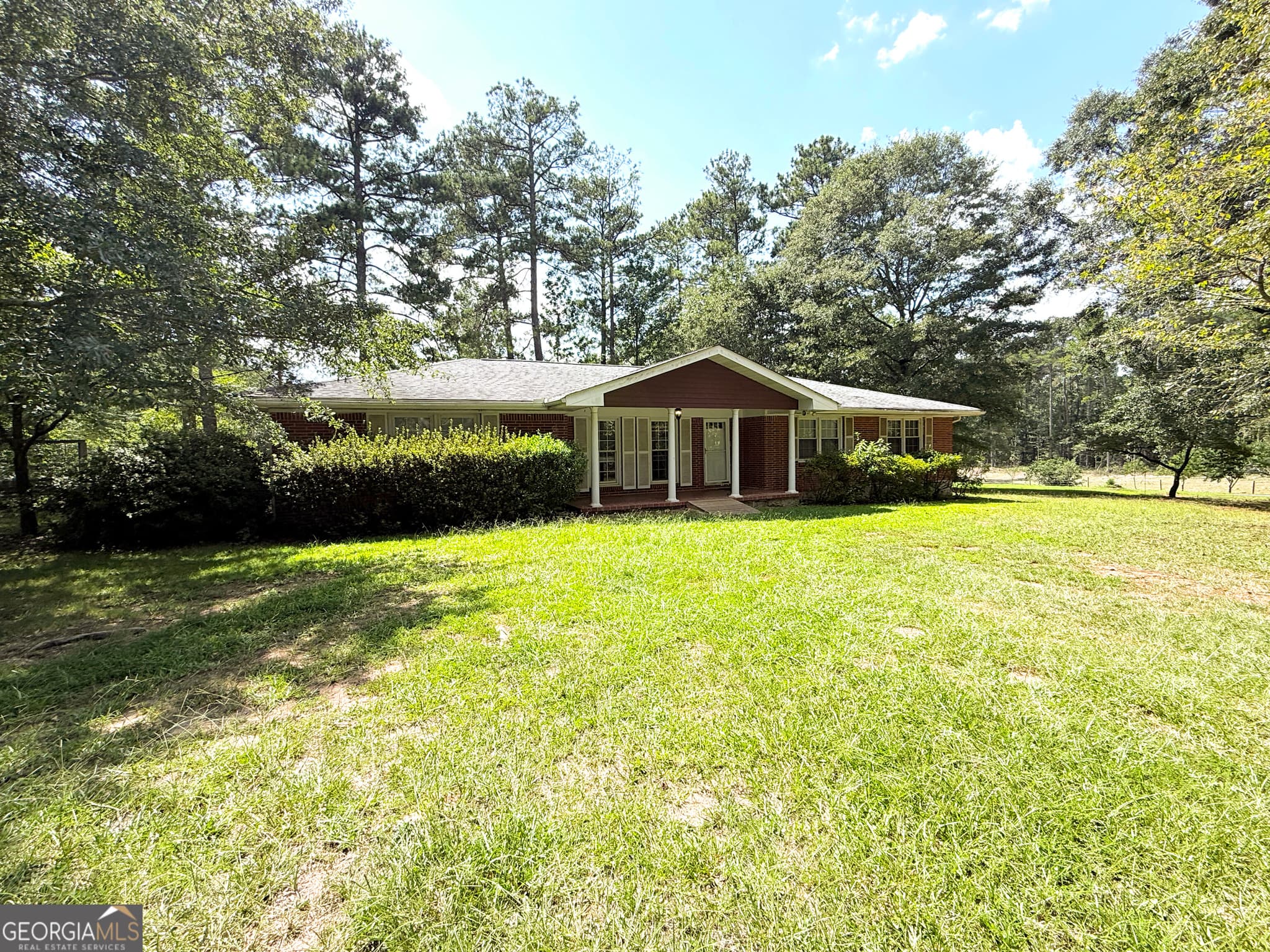 3 bedroom, 2 bathroom, 1,909 sq ft single family residence for sale at 1571 Ebenezer Road, Conyers, GA 30094 — photo 1 of 32