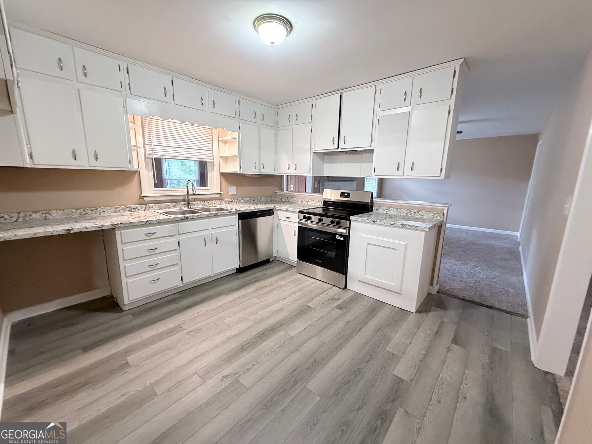 3 bedroom, 2 bathroom, 1,909 sq ft single family residence for sale at 1571 Ebenezer Road, Conyers, GA 30094 — photo 10