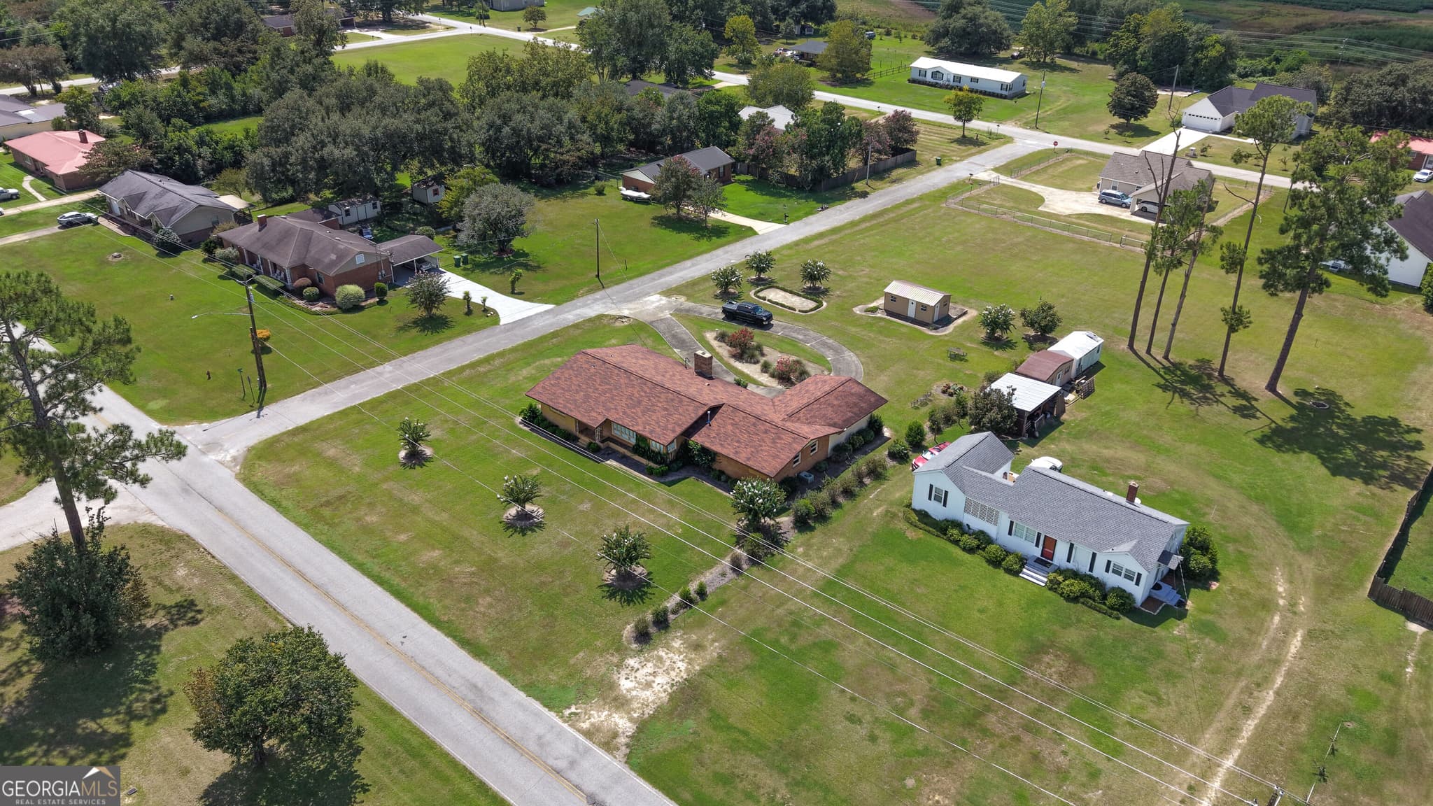 4 bedroom, 2 bathroom, 2,552 sq ft single family residence for sale at 410 S Newcombe Avenue, Donalsonville, GA 39845 — photo 2