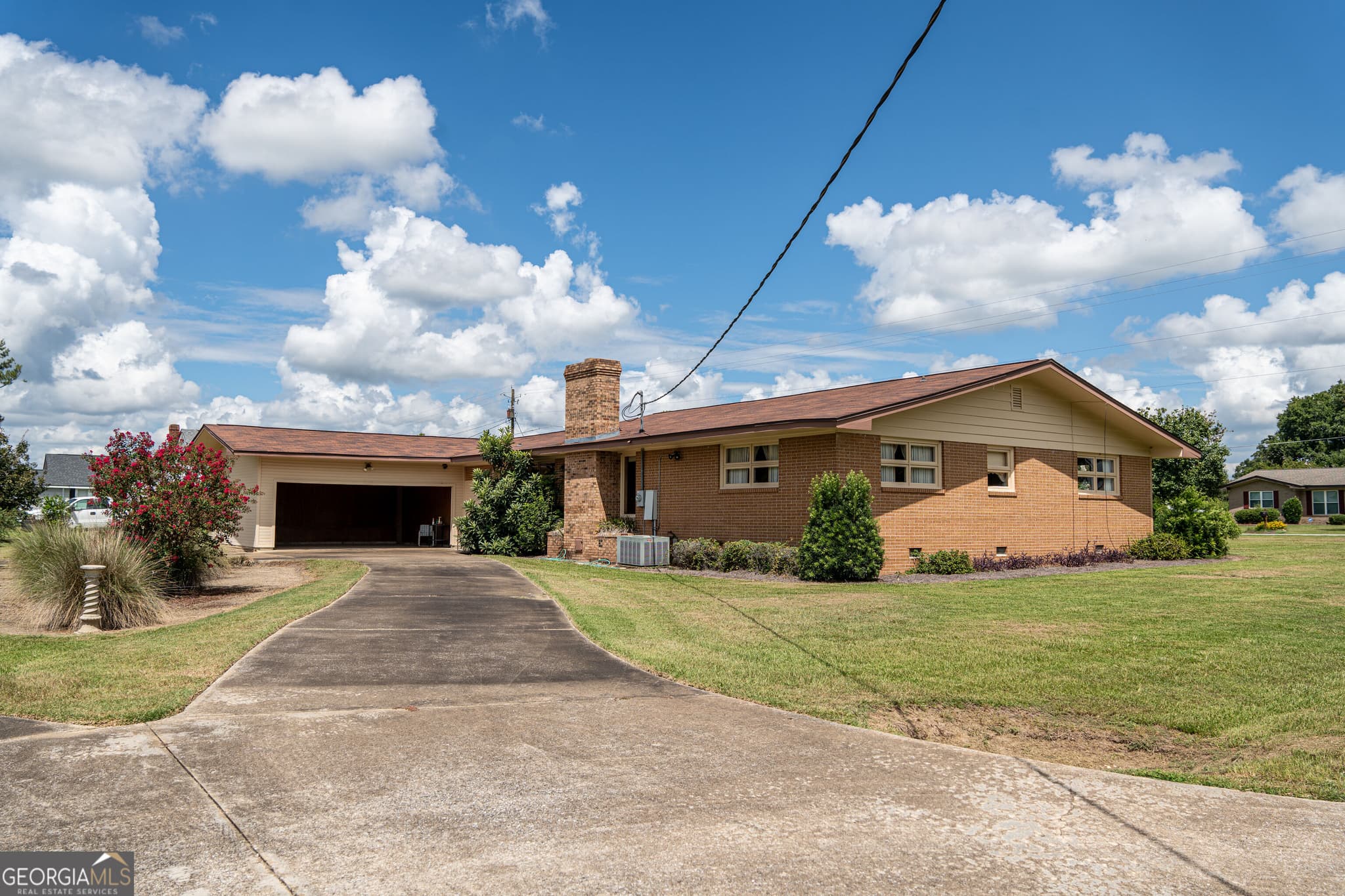 4 bedroom, 2 bathroom, 2,552 sq ft single family residence for sale at 410 S Newcombe Avenue, Donalsonville, GA 39845