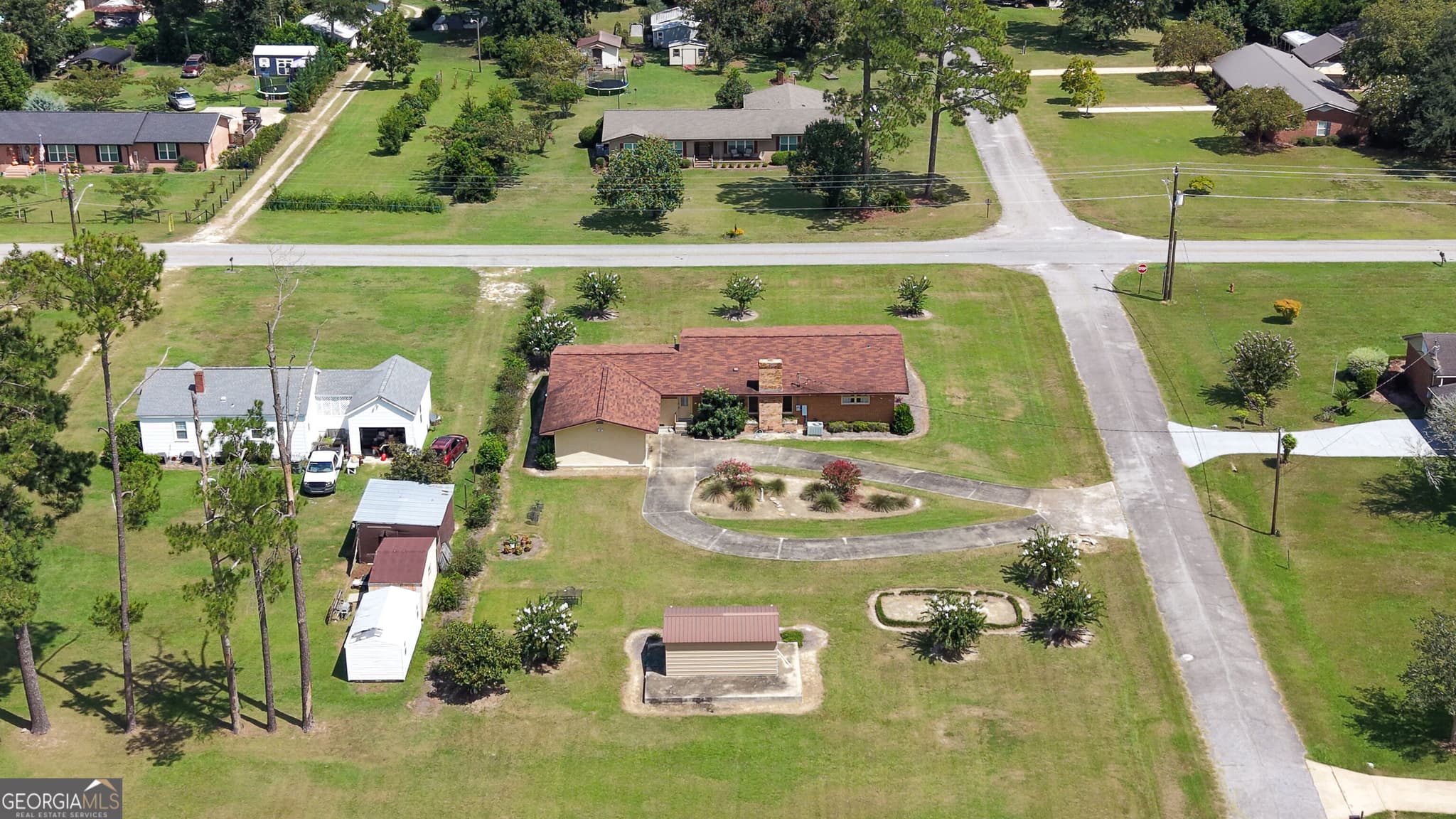 4 bedroom, 2 bathroom, 2,552 sq ft single family residence for sale at 410 S Newcombe Avenue, Donalsonville, GA 39845 — photo 5