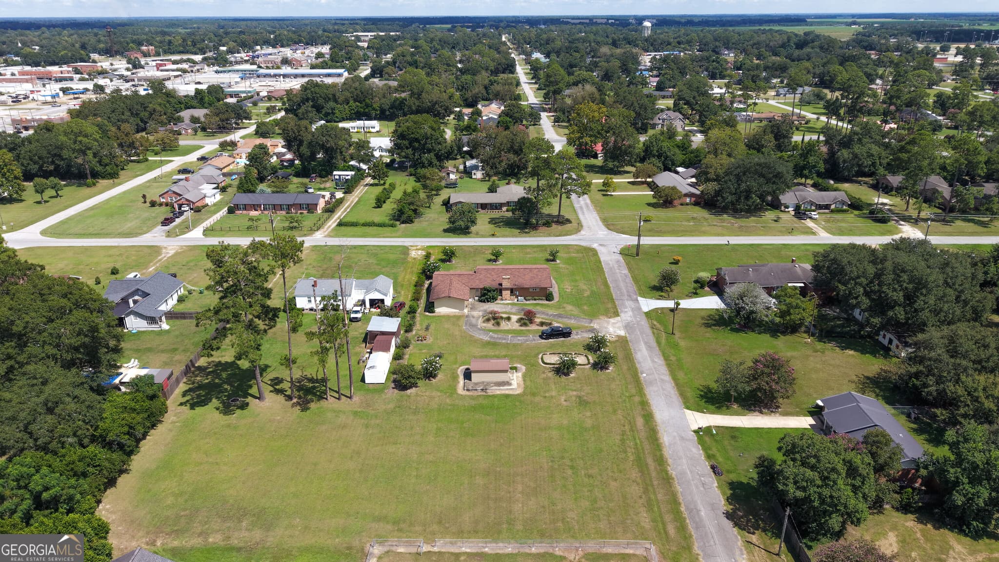 4 bedroom, 2 bathroom, 2,552 sq ft single family residence for sale at 410 S Newcombe Avenue, Donalsonville, GA 39845 — photo 4