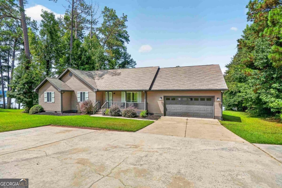 3 bedroom, 2 bathroom, 1,529 sq ft single family residence for sale at 132 Island Drive, Milledgeville, GA 31061 — photo 7