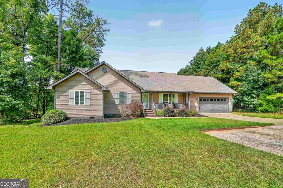 3 bedroom, 2 bathroom, 1,529 sq ft single family residence for sale at 132 Island Drive, Milledgeville, GA 31061 — photo 8