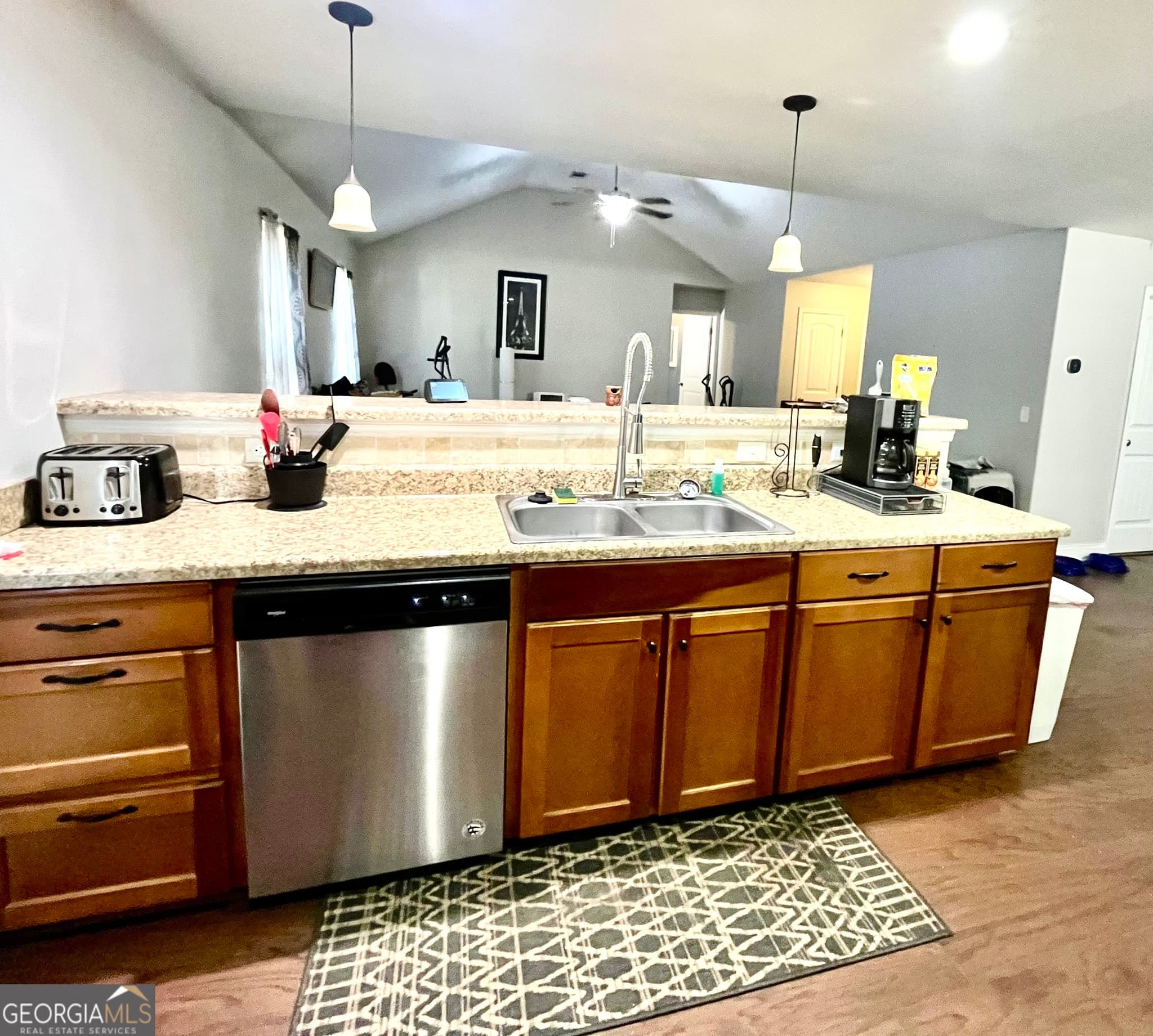 3 bedroom, 2 bathroom, 1,527 sq ft single family residence for sale at 2 Farrington Court, Guyton, GA 31312 — photo 3