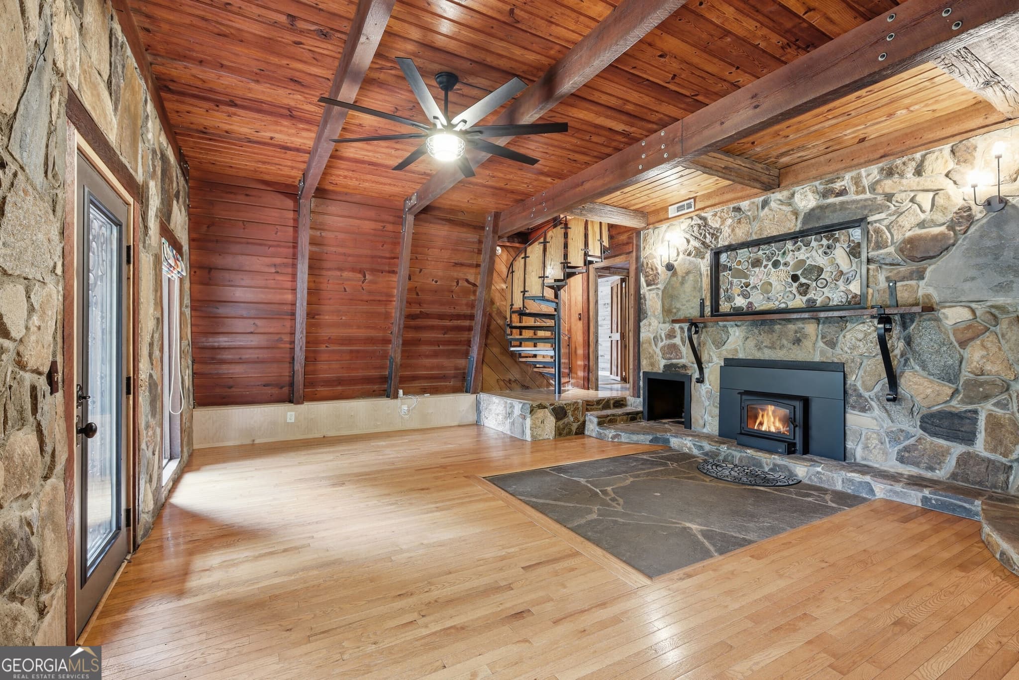 4 bedroom, 2.5 bathroom, 2,283 sq ft single family residence for sale at 932 Camp Mikell Road, Toccoa, GA 30577 — photo 6