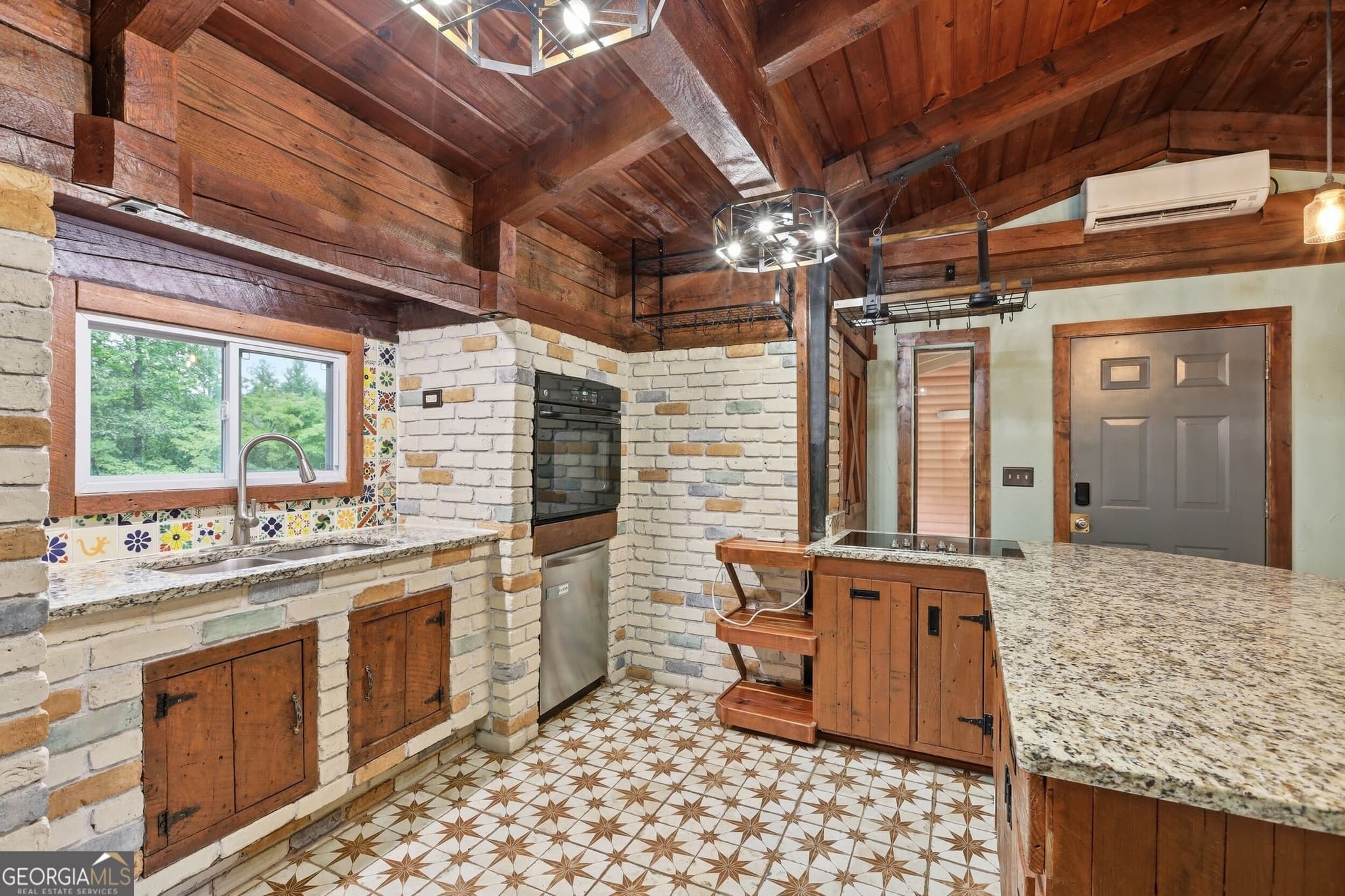 4 bedroom, 2.5 bathroom, 2,283 sq ft single family residence for sale at 932 Camp Mikell Road, Toccoa, GA 30577 — photo 7