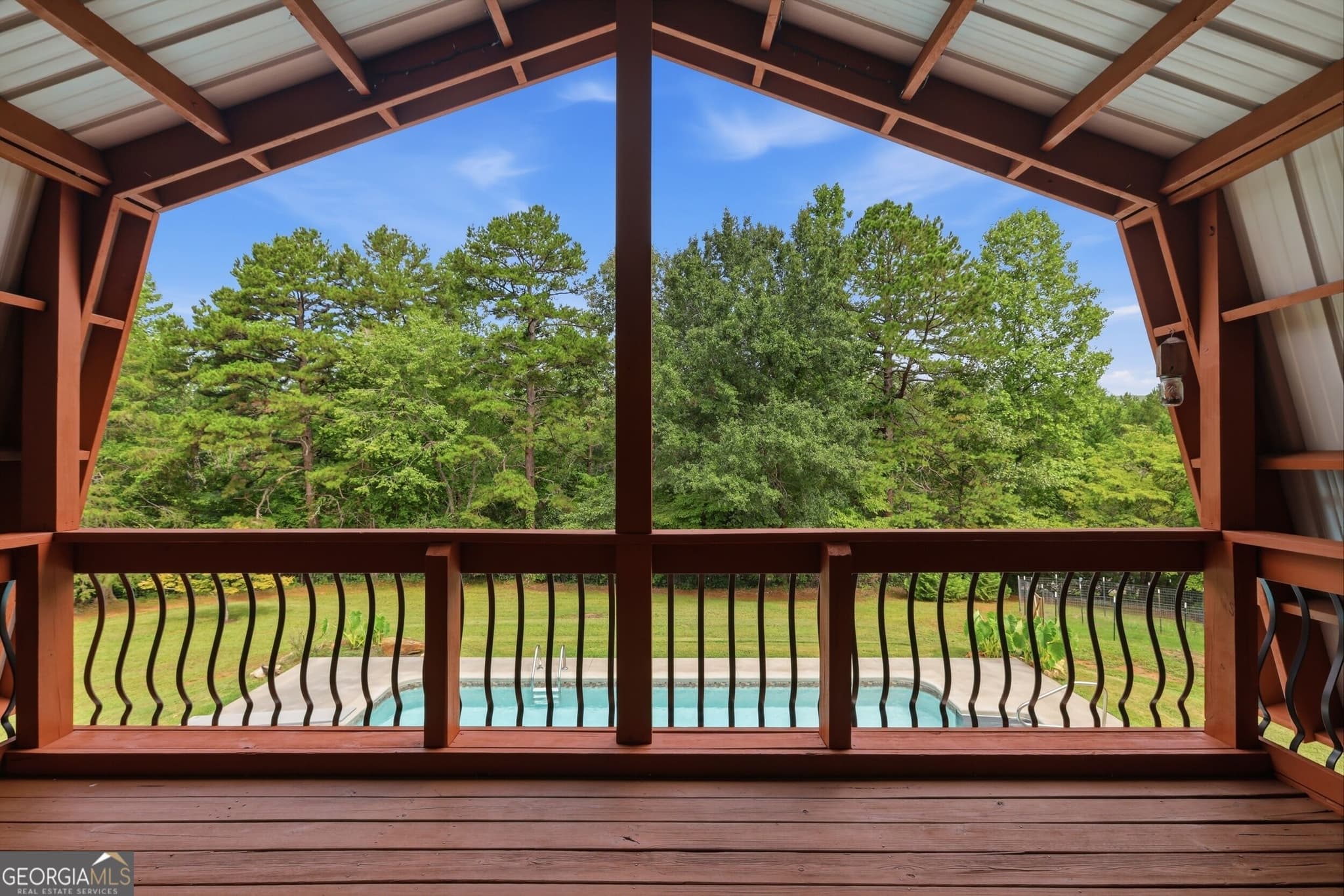 4 bedroom, 2.5 bathroom, 2,283 sq ft single family residence for sale at 932 Camp Mikell Road, Toccoa, GA 30577 — photo 8