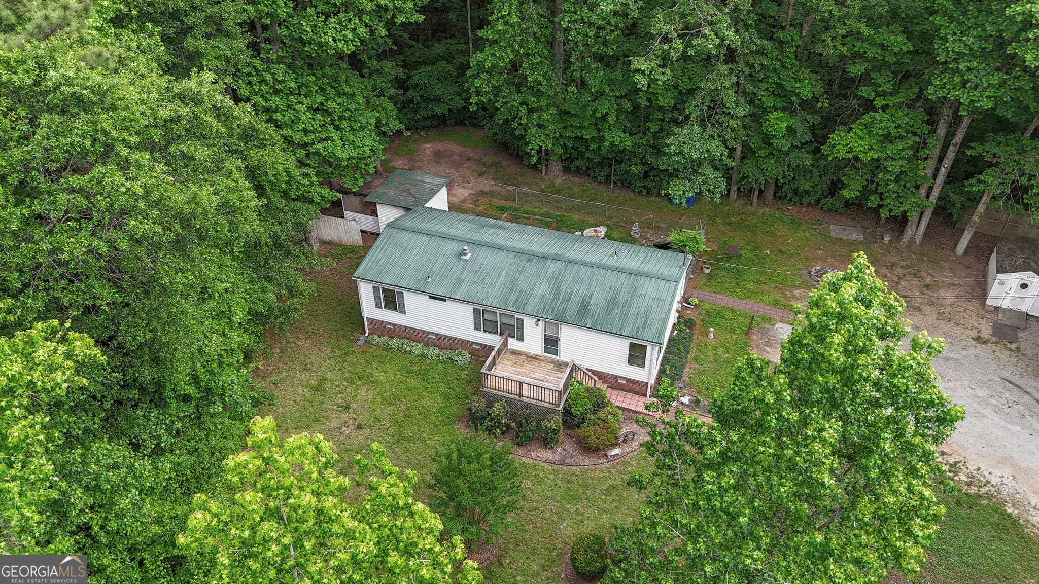 3 bedroom, 2 bathroom, 1,200 sq ft manufactured home,single family residence sold at 4 Cottonwood Circle, Sharpsburg, GA 30277
