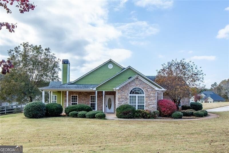 3 bedroom, 2 bathroom, 1,758 sq ft single family residence for rent at 300 Mckendree Court, Bethlehem, GA 30620 for $1,995 a month — photo 1 of 1