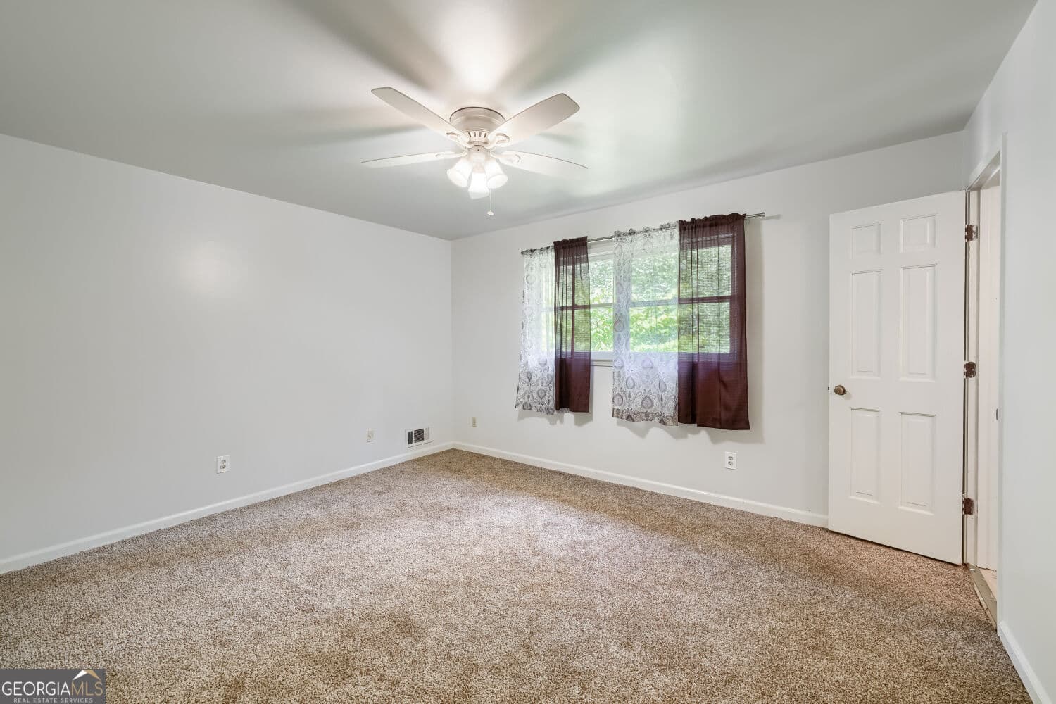 4 bedroom, 3 bathroom, 2,176 sq ft single family residence for sale at 4634 S Hope Springs Road, Stone Mountain, GA 30083 — photo 10