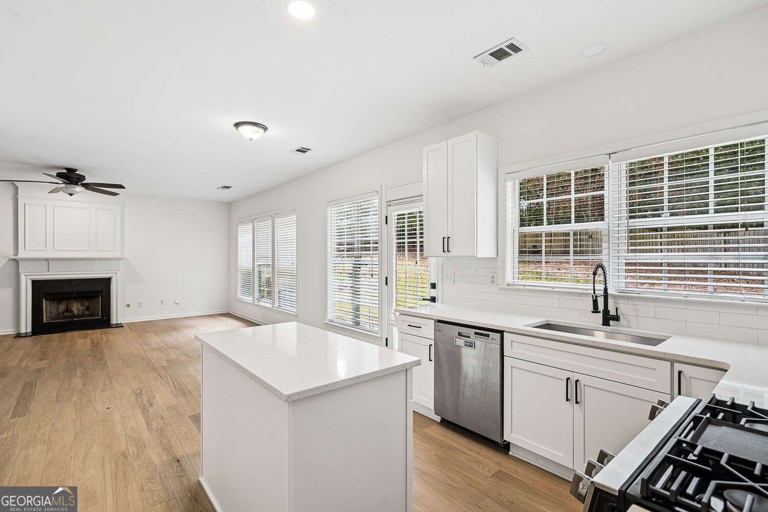 4 bedroom, 2.5 bathroom, 2,421 sq ft single family residence for sale at 941 Bendleton Drive, Woodstock, GA 30188 — photo 2