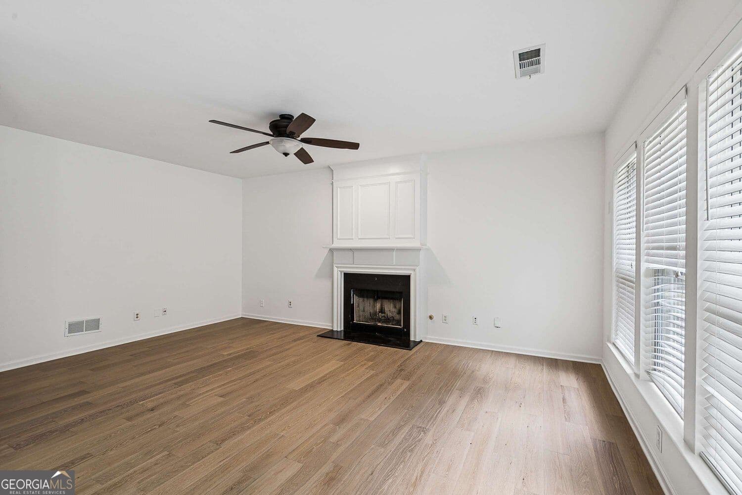 4 bedroom, 2.5 bathroom, 2,421 sq ft single family residence for sale at 941 Bendleton Drive, Woodstock, GA 30188 — photo 10
