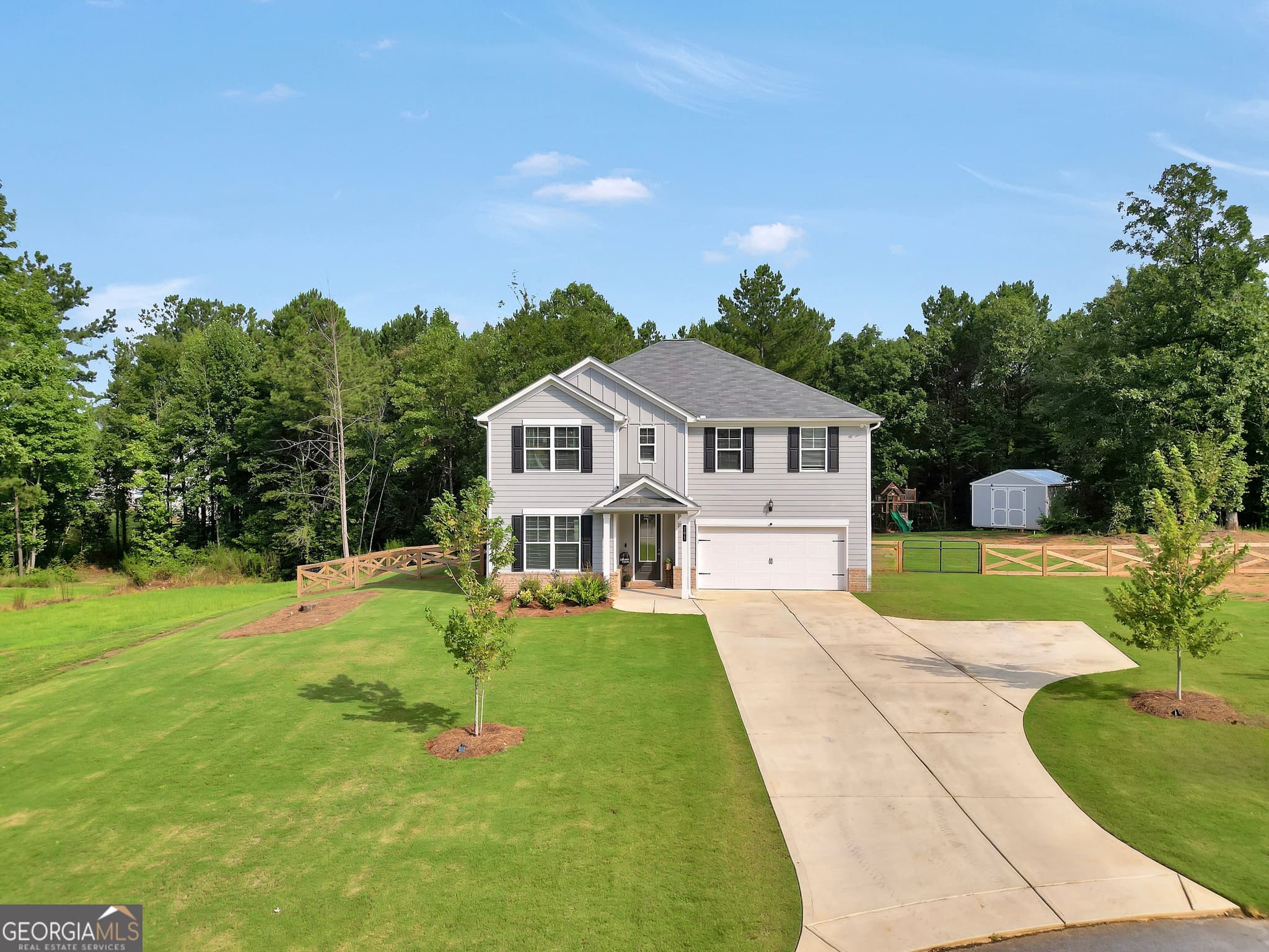 5 bedroom, 4 bathroom, 2,595 sq ft single family residence for sale at 201 Cooper Drive, Mansfield, GA 30055 — photo 3