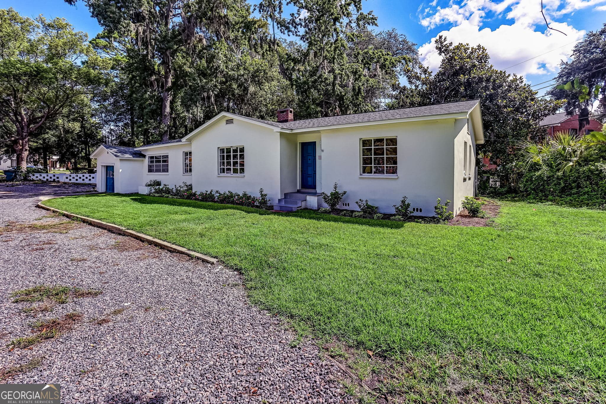 3 bedroom, 1 bathroom, 1,798 sq ft single family residence for sale at 1928 Skidaway Road, Savannah, GA 31404 — photo 2