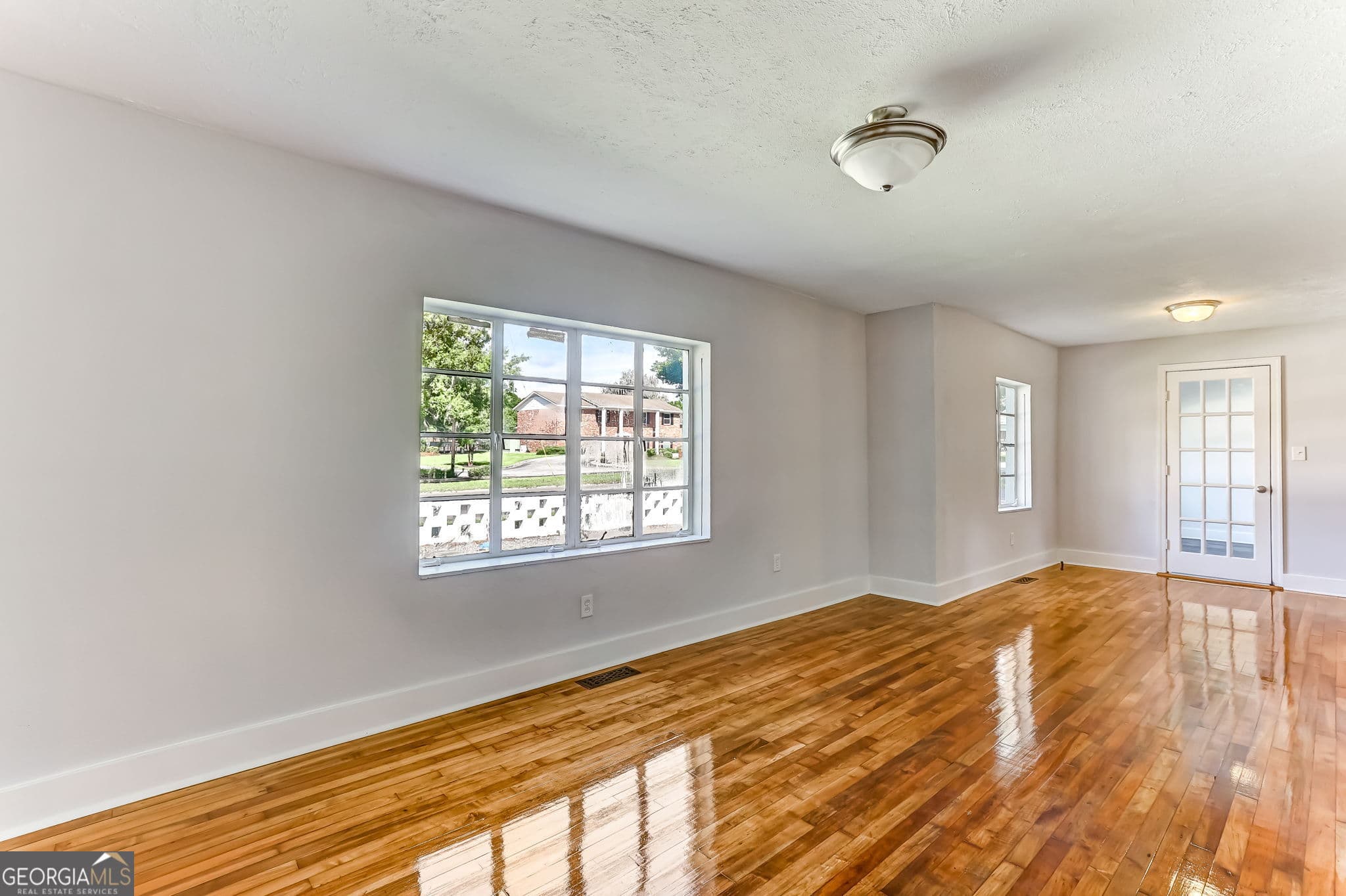 3 bedroom, 1 bathroom, 1,798 sq ft single family residence for sale at 1928 Skidaway Road, Savannah, GA 31404 — photo 7