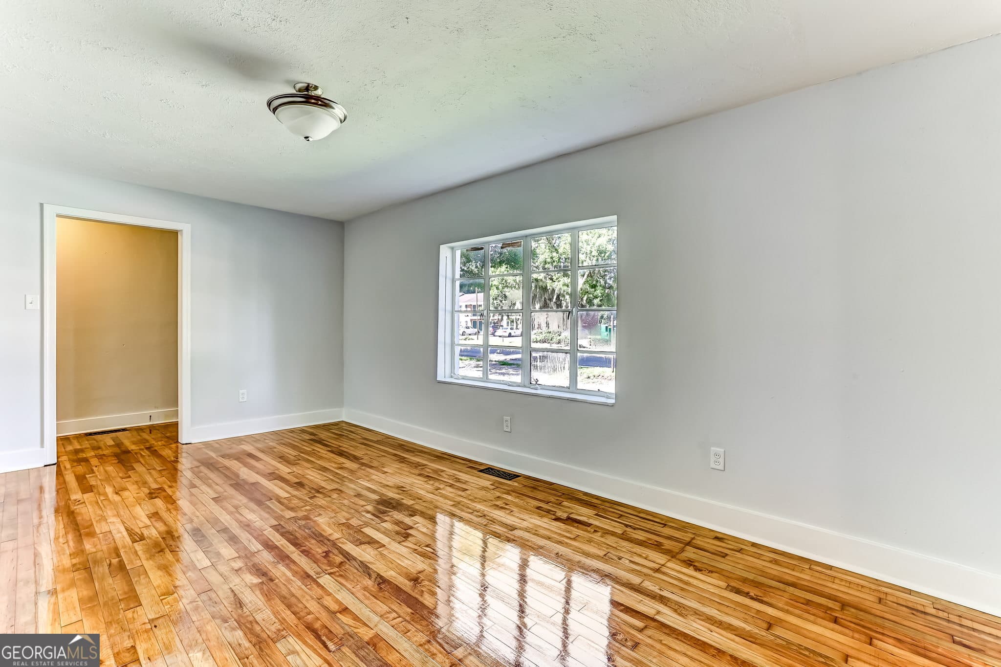 3 bedroom, 1 bathroom, 1,798 sq ft single family residence for sale at 1928 Skidaway Road, Savannah, GA 31404 — photo 10
