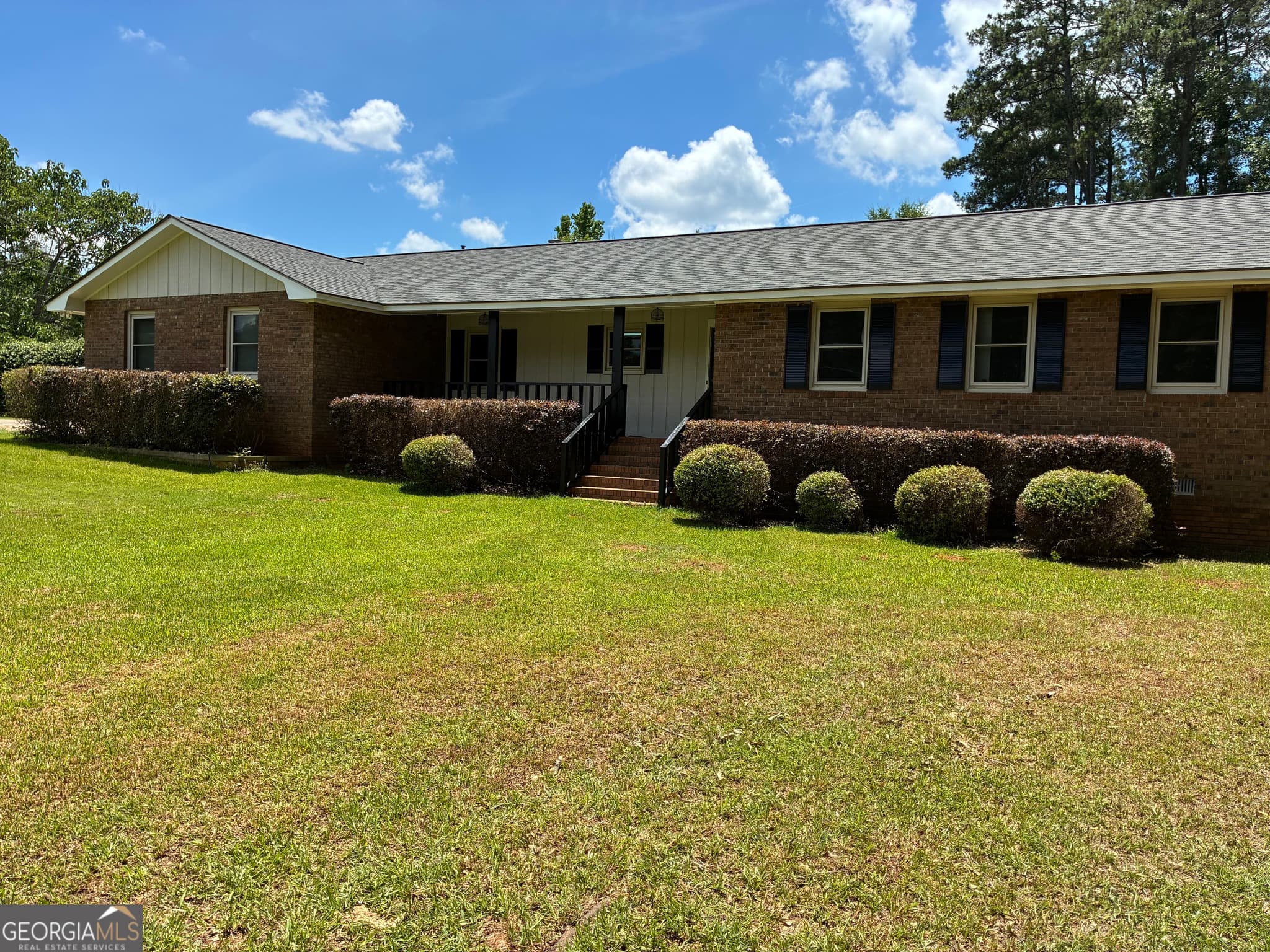 3 bedroom, 2 bathroom, 1,765 sq ft single family residence sold at 109 NE Trojan Circle, Milledgeville, GA 31061