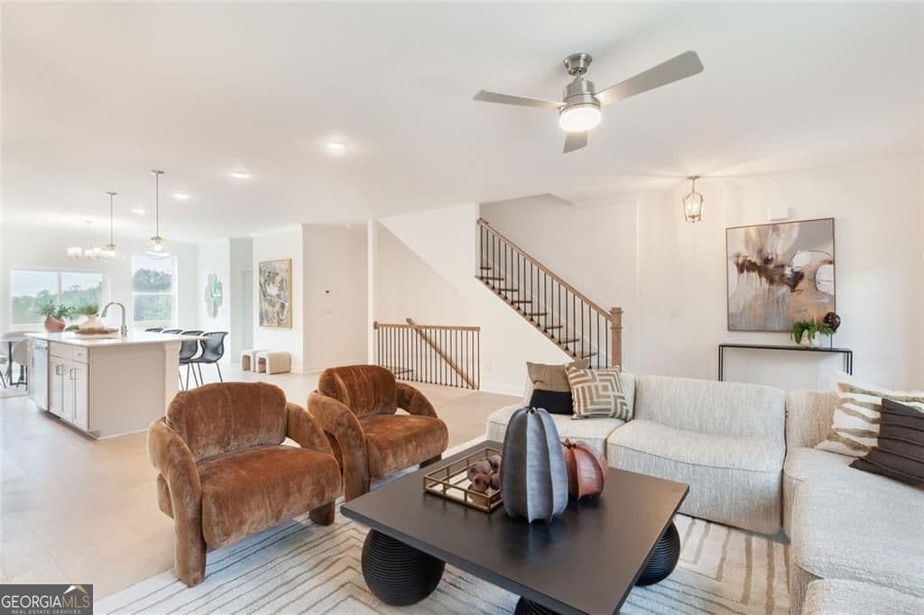3 bedroom, 3.5 bathroom, 2,545 sq ft townhouse for sale at 624 Oakleaf Grove Lane, Sugar Hill, GA 30518 — photo 8
