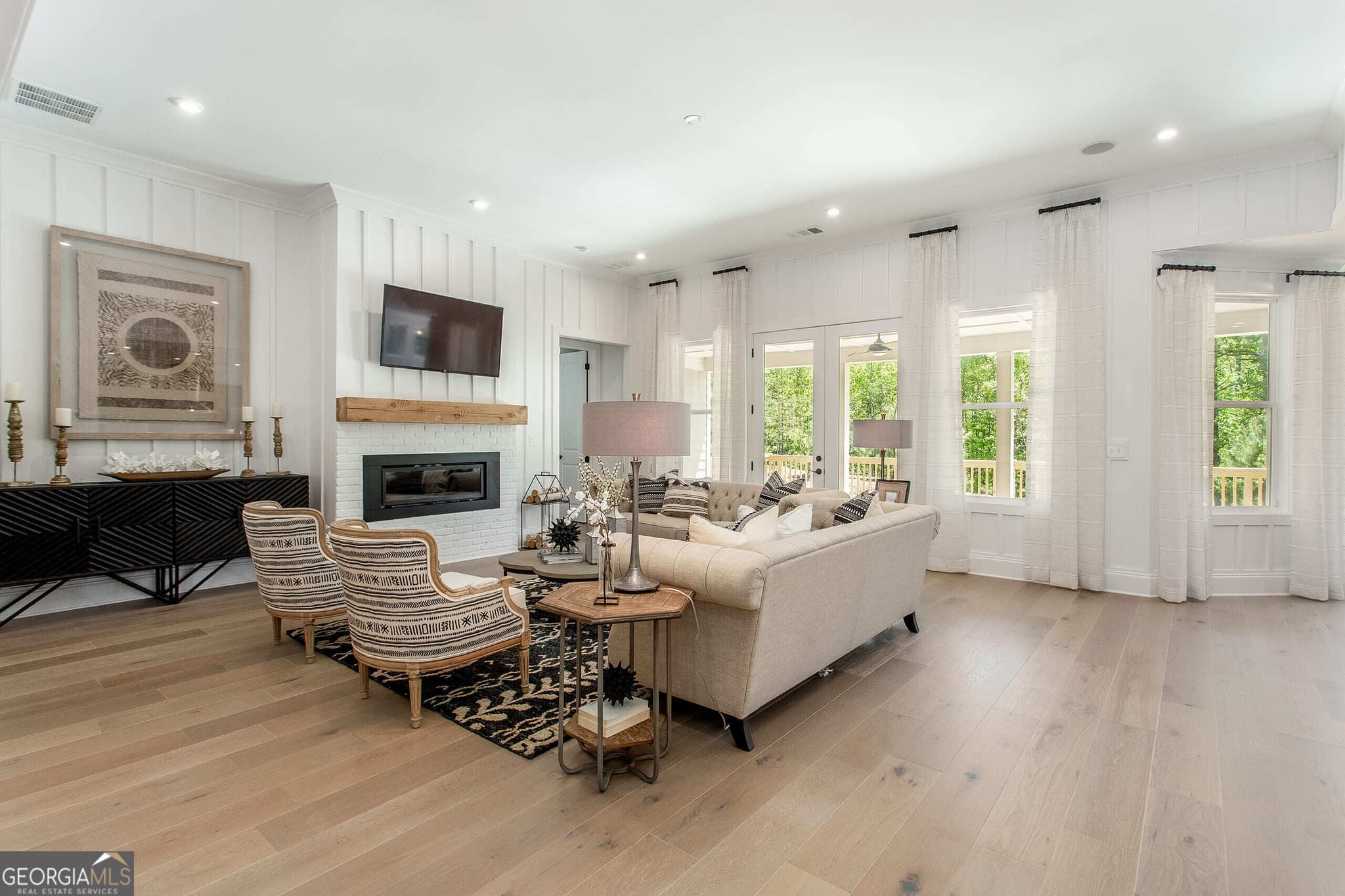 3 bedroom, 3 bathroom single family residence for sale at 611 Salton Way, Hoschton, GA 30548 — photo 6