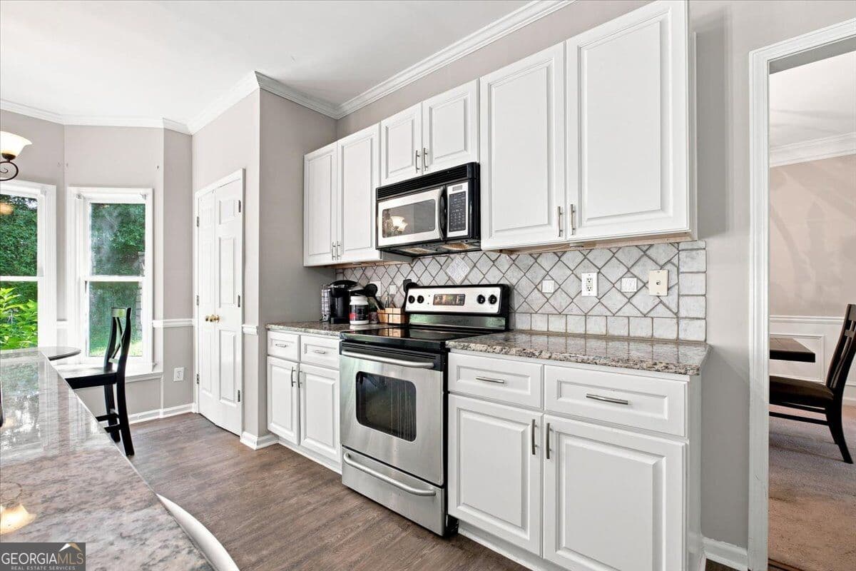 4 bedroom, 2.5 bathroom, 2,454 sq ft single family residence for sale at 4009 Union Walk Circle, Smyrna, GA 30082 — photo 10