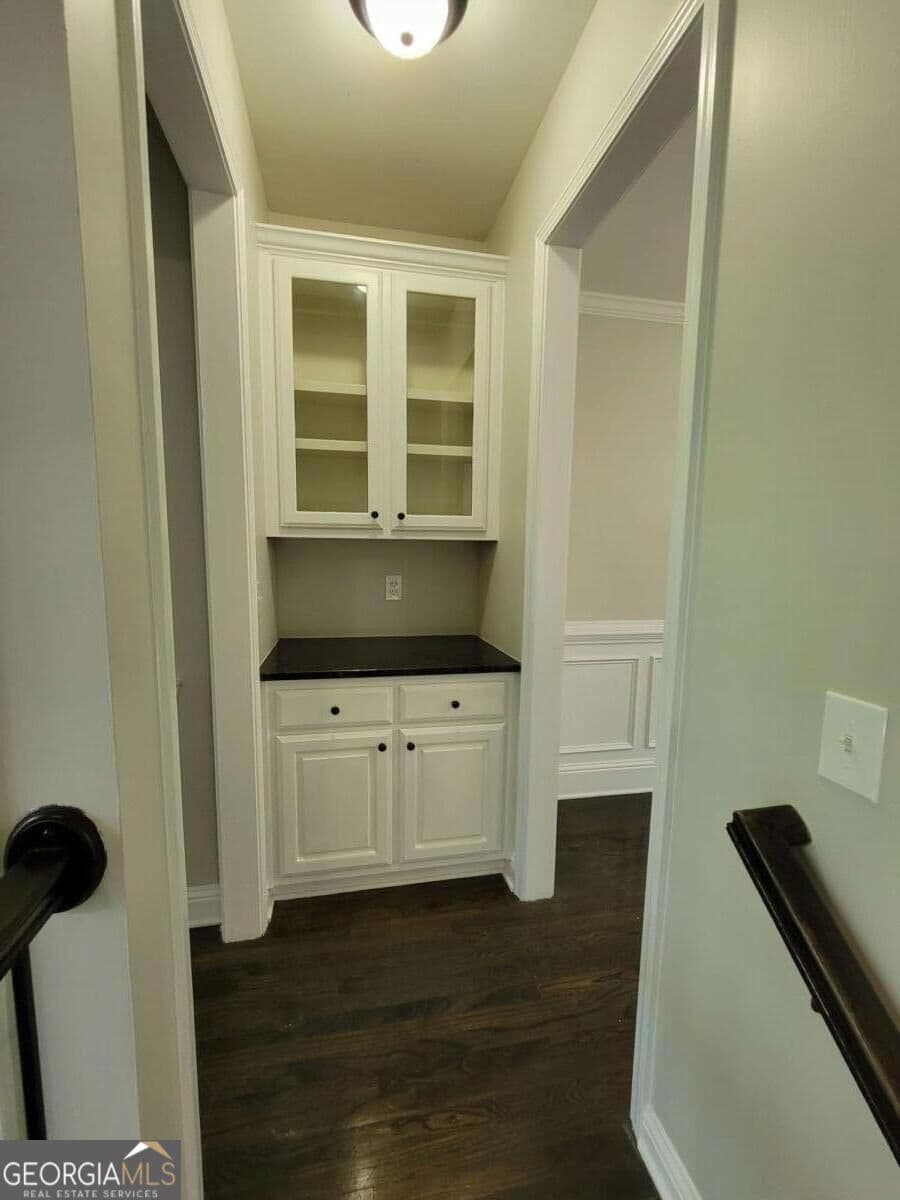 5 bedroom, 4.5 bathroom, 4,492 sq ft single family residence for sale at 6660 Granite Gate Pass, Cumming, GA 30028 — photo 8