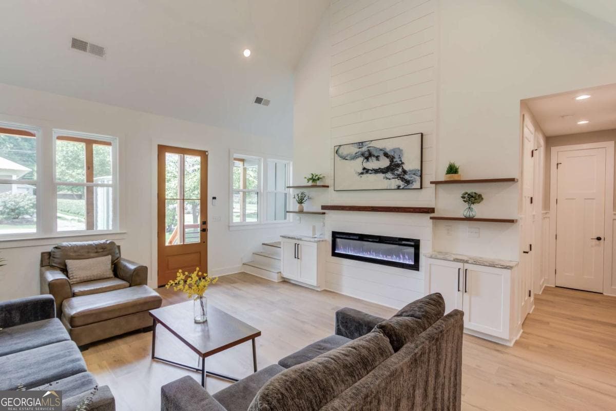 4 bedroom, 3.5 bathroom, 2,454 sq ft single family residence for sale at 195 Elm Street, Jefferson, GA 30549 — photo 7