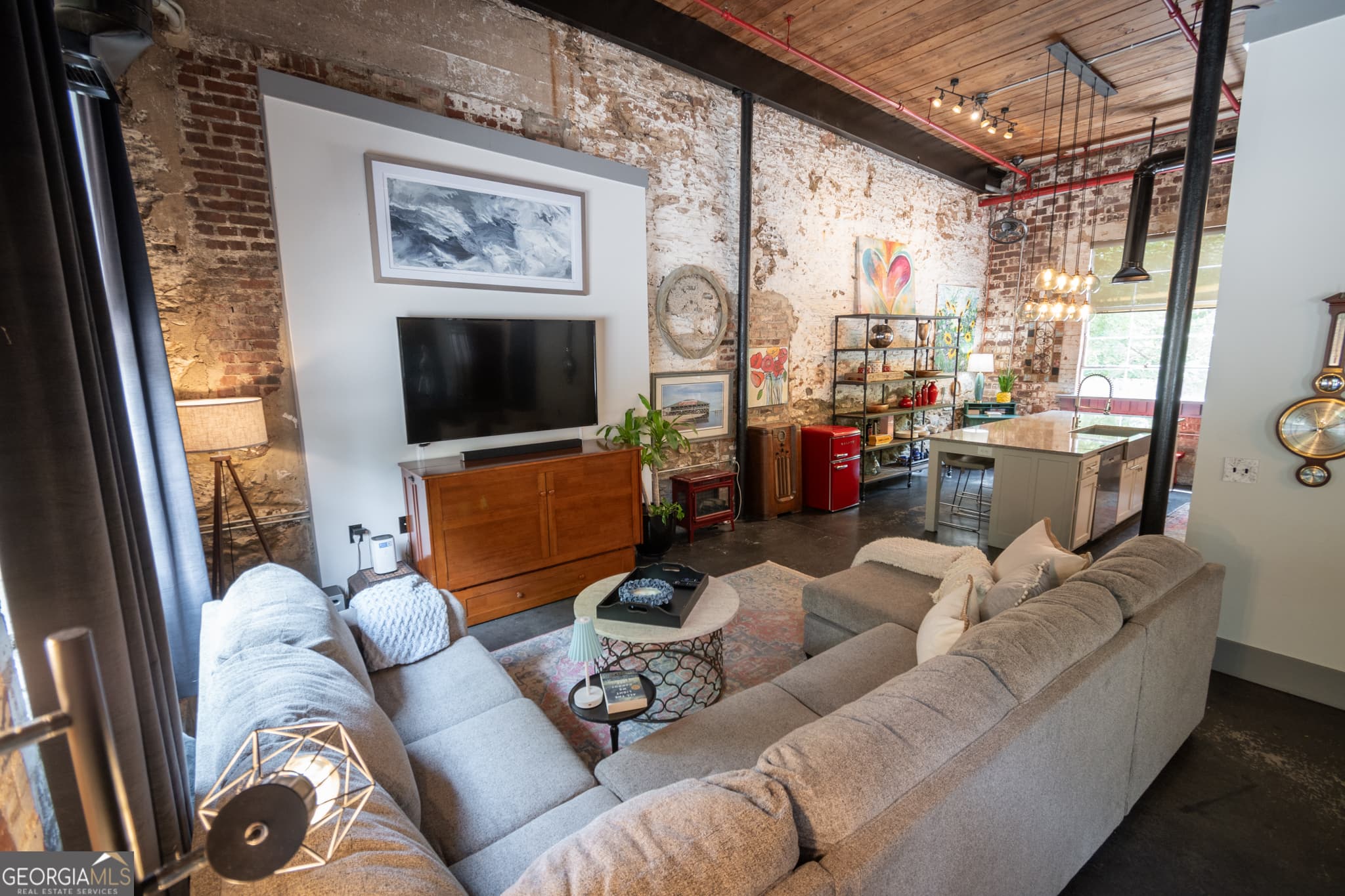1 bedroom, 1.5 bathroom, 1,632 sq ft loft,condominium for sale at 585 White Circle 32, Athens, GA 30605 — photo 5