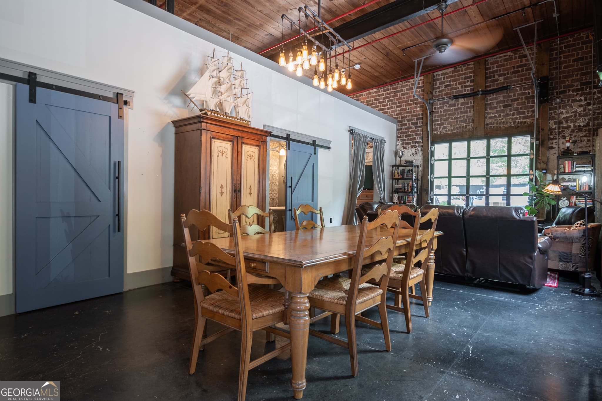 1 bedroom, 1.5 bathroom, 1,632 sq ft loft,condominium for sale at 585 White Circle 32, Athens, GA 30605 — photo 10