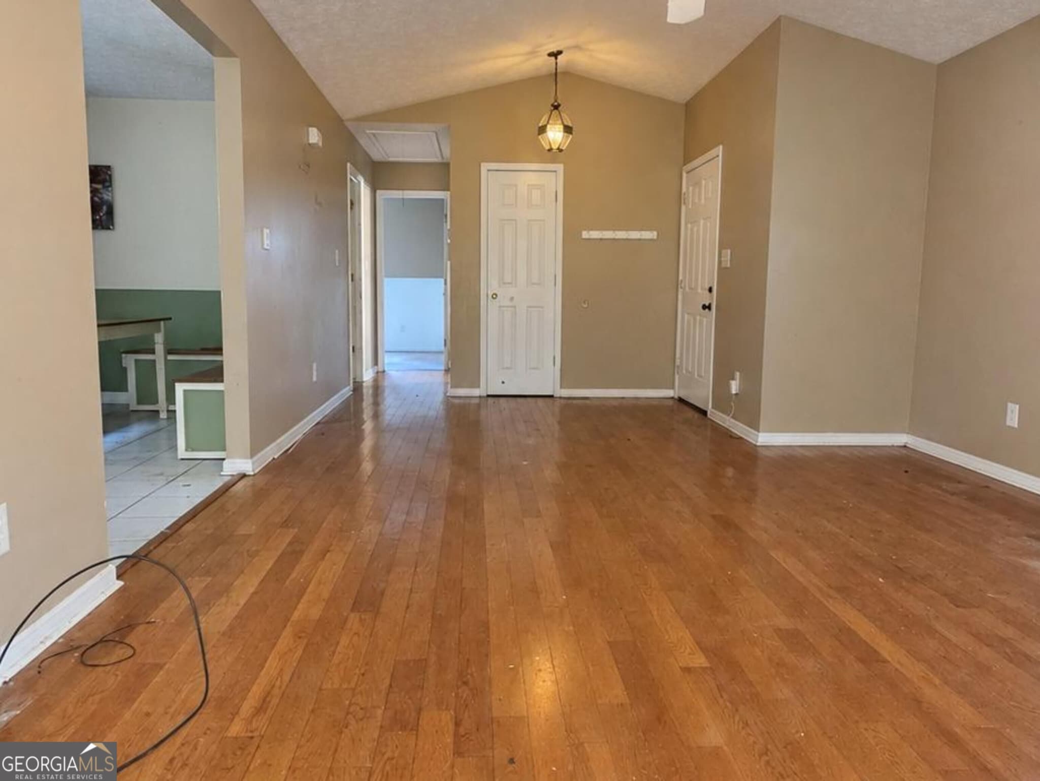 4 bedroom, 2 bathroom, 1,292 sq ft single family residence for sale at 127 Woodridge Circle, Lagrange, GA 30241 — photo 3