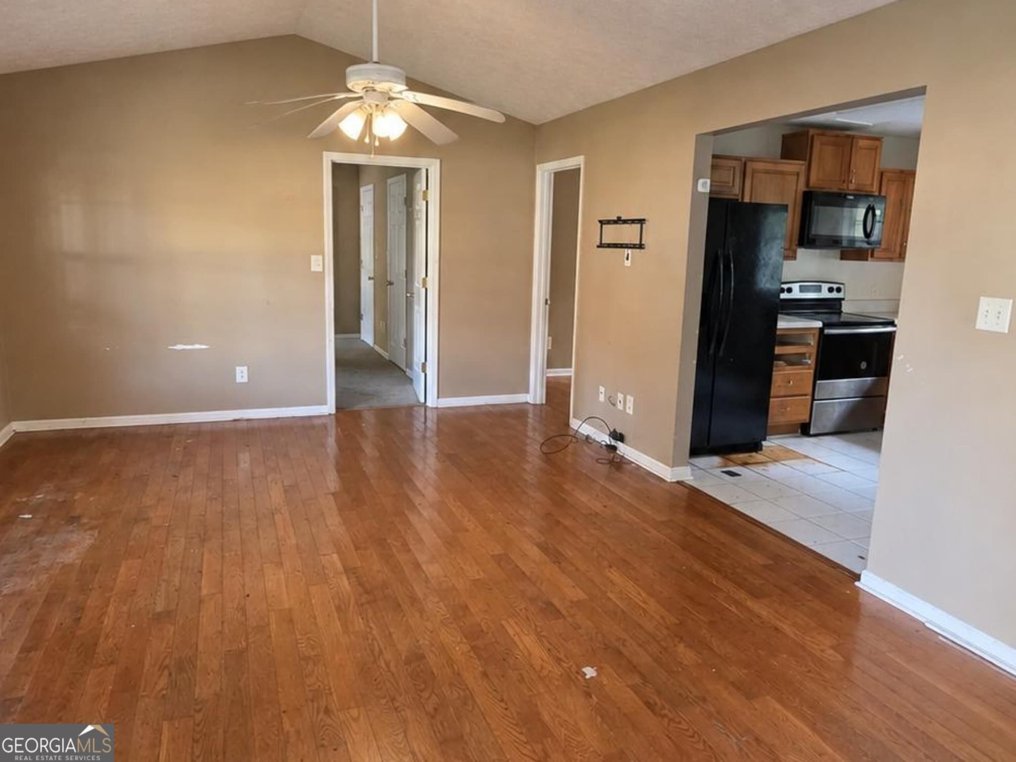 4 bedroom, 2 bathroom, 1,292 sq ft single family residence for sale at 127 Woodridge Circle, Lagrange, GA 30241 — photo 4
