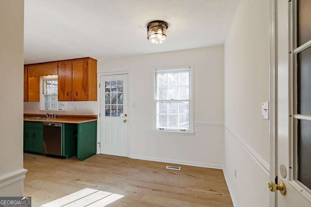 4 bedroom, 2 bathroom, 1,388 sq ft single family residence for sale at 135 Longbranch Court, Athens, GA 30605 — photo 6