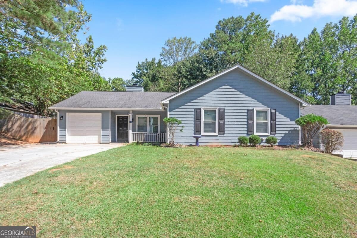 3 bedroom, 2 bathroom, 1,416 sq ft single family residence for sale at 1971 Marshes Glenn Drive, Norcross, GA 30071 — photo 1 of 22