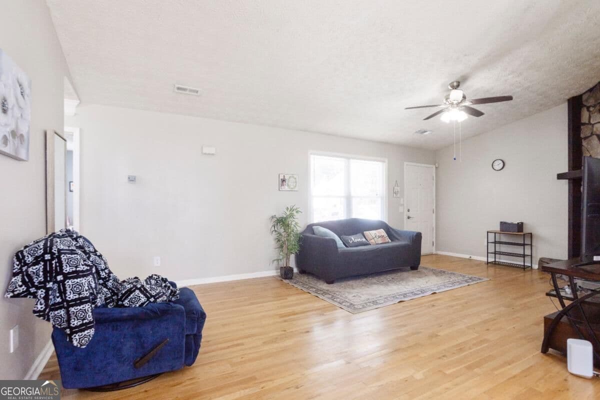 3 bedroom, 2 bathroom, 1,416 sq ft single family residence for sale at 1971 Marshes Glenn Drive, Norcross, GA 30071 — photo 5