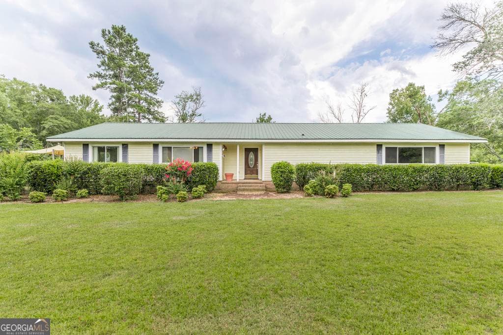 4 bedroom, 3 bathroom, 2,646 sq ft single family residence sold at 184 Davis Road, Knoxville, GA 31050
