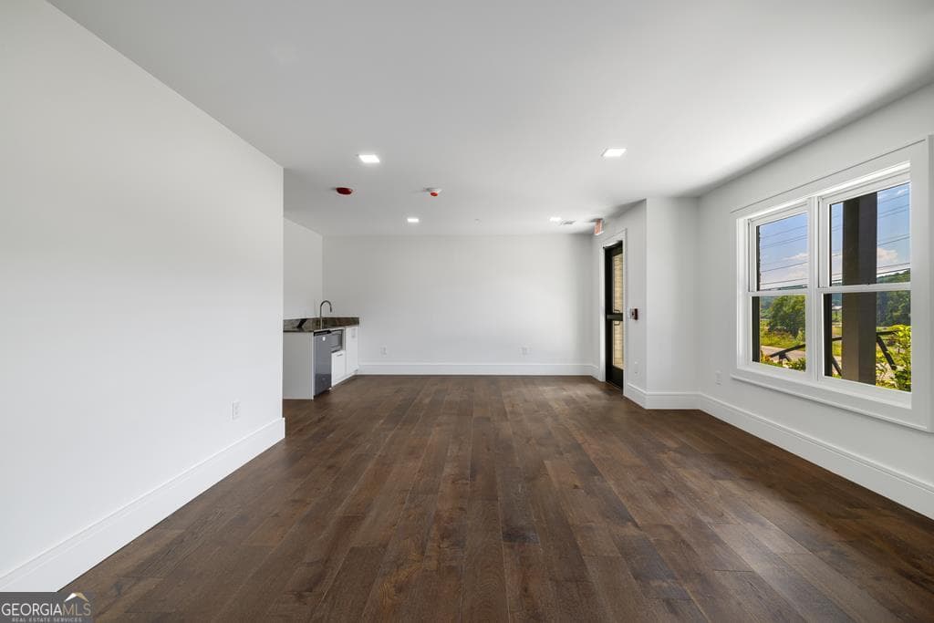 4 bedroom, 3 bathroom, 2,316 sq ft townhouse for rent at 1281 E Main Street 3, Blue Ridge, GA 30513 for $3,250 a month — photo 10