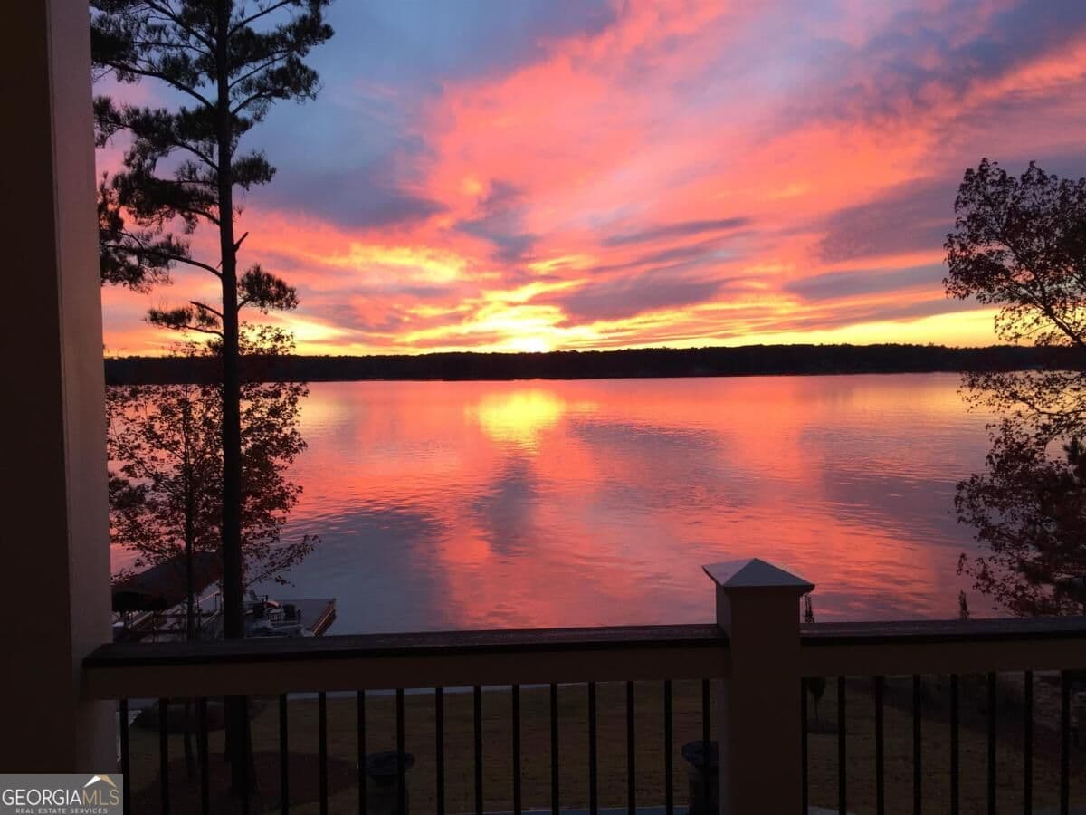 5 bedroom, 5.5 bathroom, 5,077 sq ft single family residence for sale at 1131 Kingfisher Point, Greensboro, GA 30642 — photo 2
