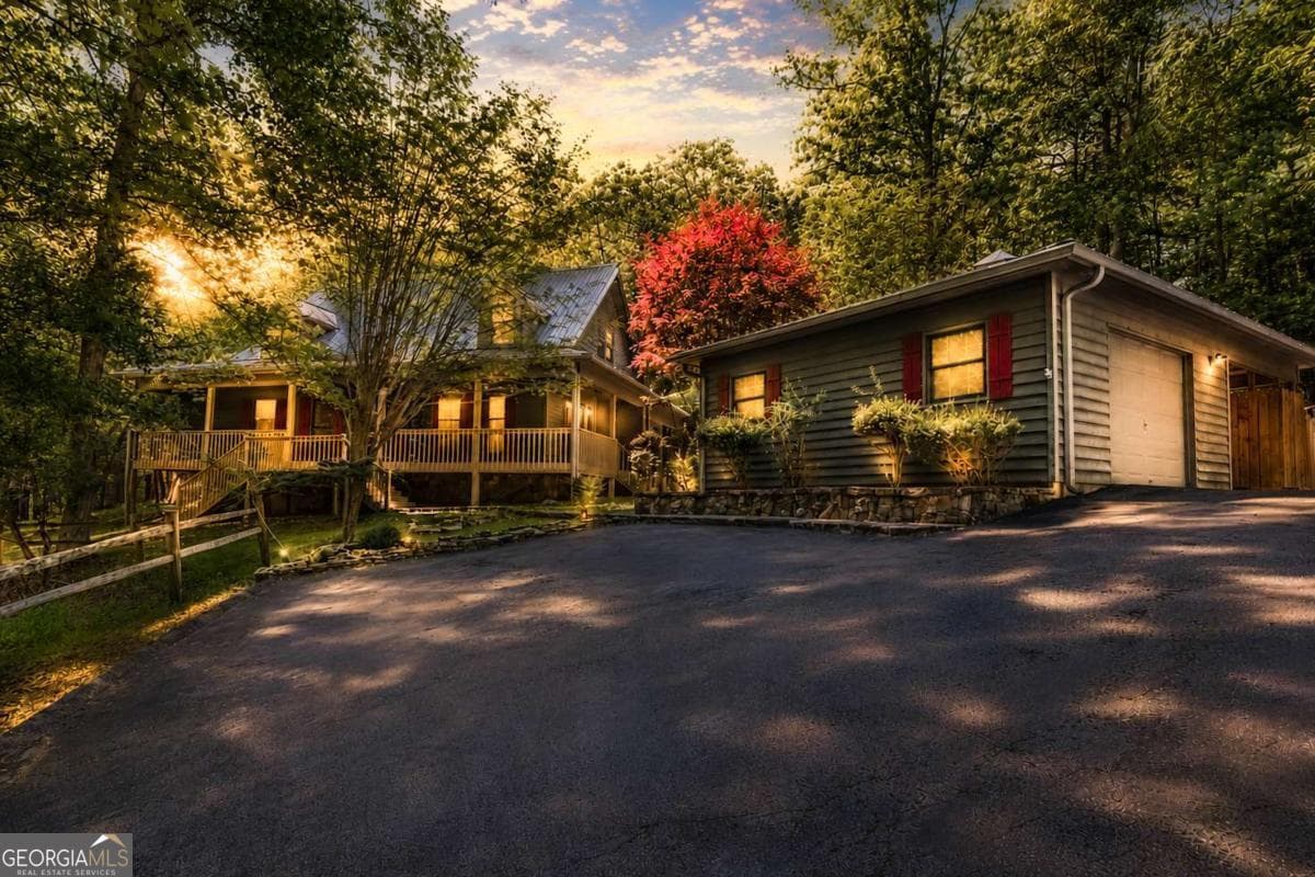 3 bedroom, 2.5 bathroom, 2,500 sq ft cabin,single family residence sold at 63 Misty Hollow Road, Ellijay, GA 30536