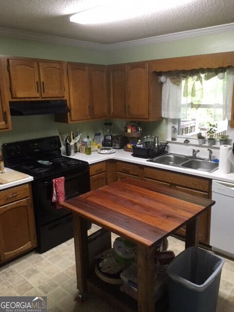 2 bedroom, 2.5 bathroom, 1,164 sq ft condominium for rent at 210 E Cloverhurst Avenue 6, Athens, GA 30605 for $2,160 a month — photo 2