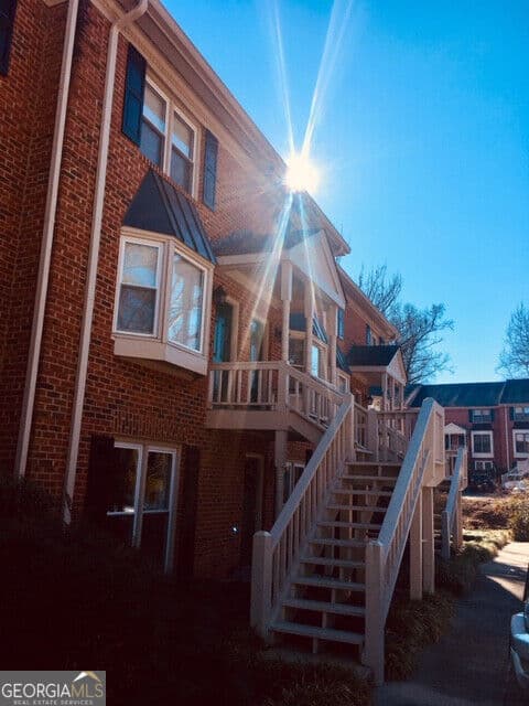 2 bedroom, 2.5 bathroom, 1,164 sq ft condominium for rent at 210 E Cloverhurst Avenue 6, Athens, GA 30605 for $2,160 a month